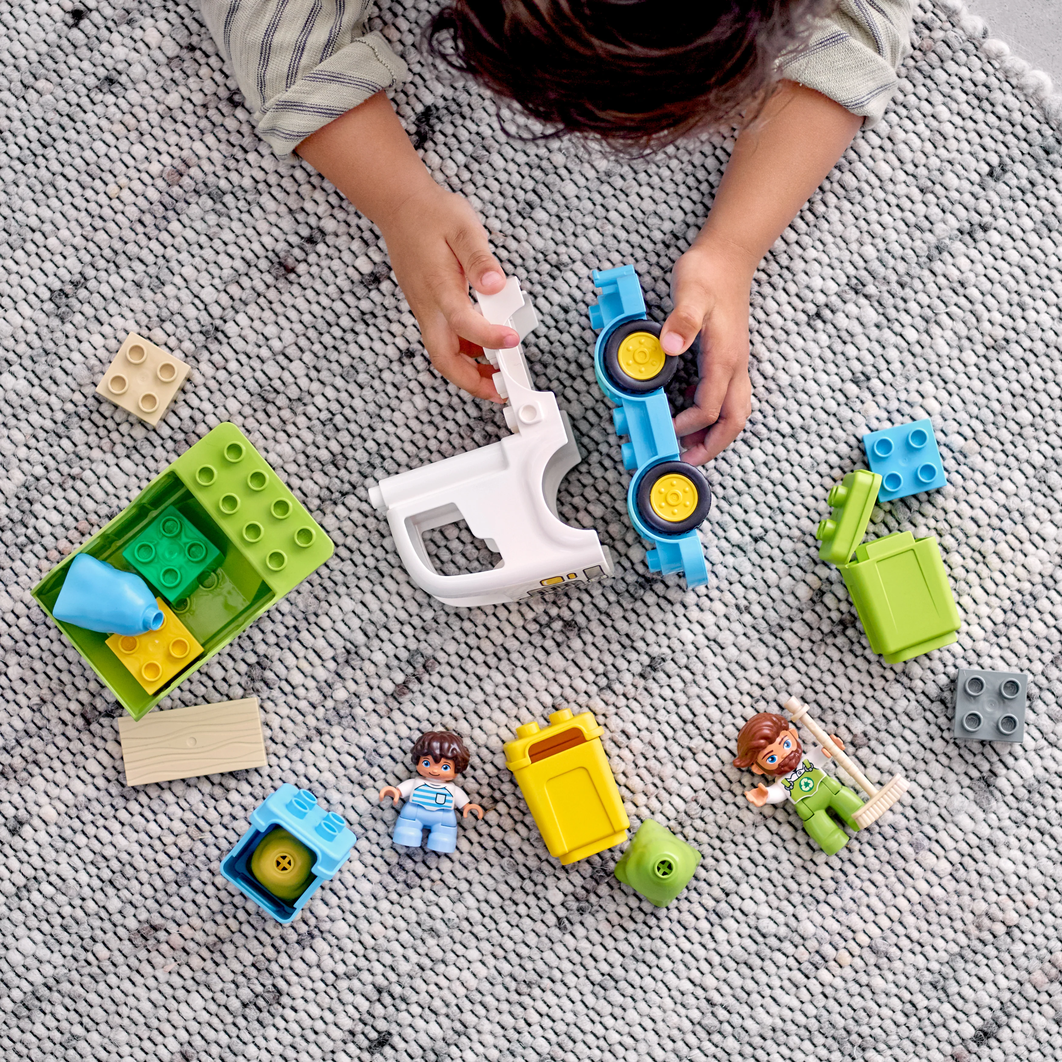 LEGO® DUPLO™ Garbage Truck and Recycling - Image 11