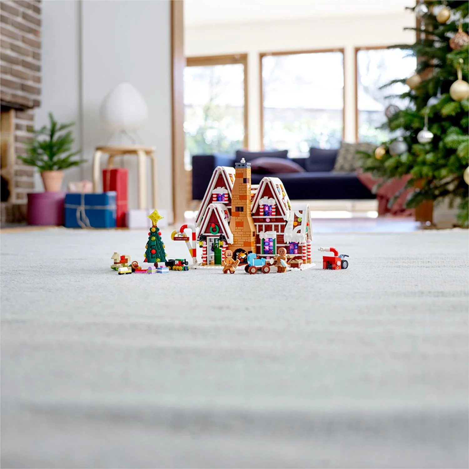 LEGO® Gingerbread House - Image 10