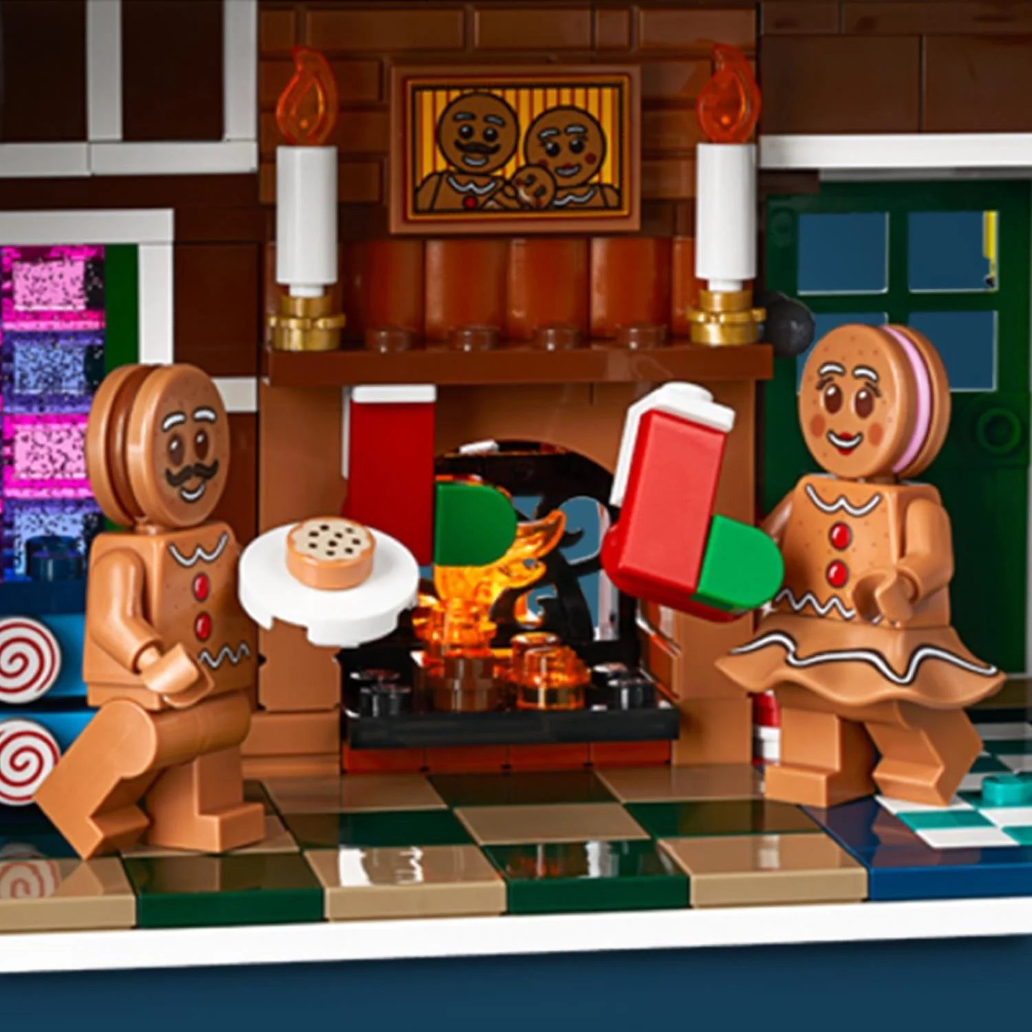 LEGO® Gingerbread House - Image 8