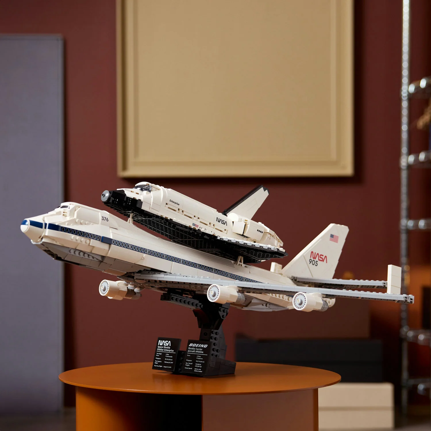 LEGO® Icons Shuttle Carrier Aircraft - Image 4