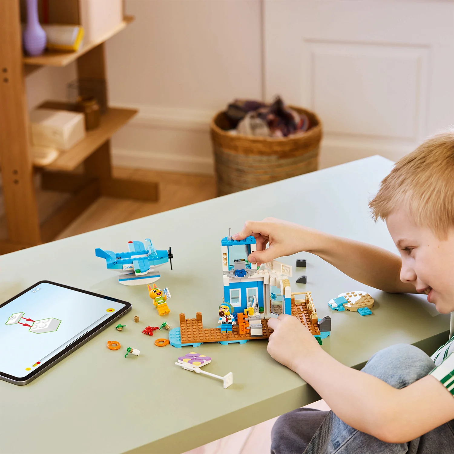 LEGO® Animal Crossing™ Fly with Dodo Airlines - Image 3