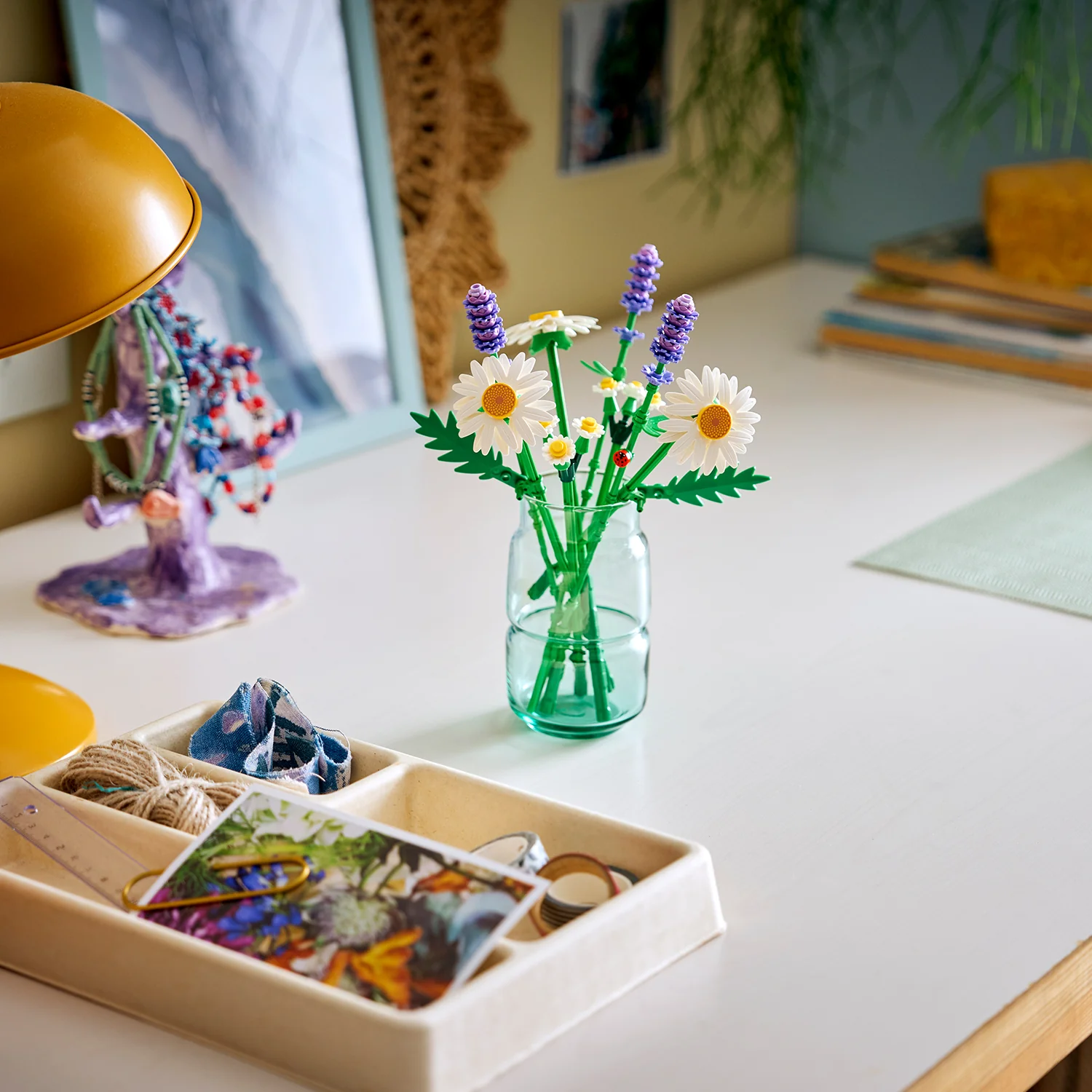 LEGO® Botanicals Daisies - Image 5