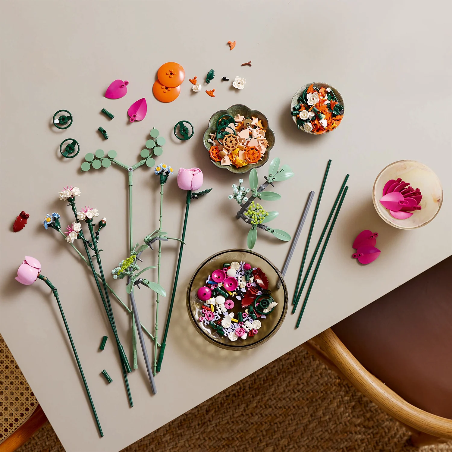 LEGO® Botanicals Pretty Pink Flower Bouquet - Image 4