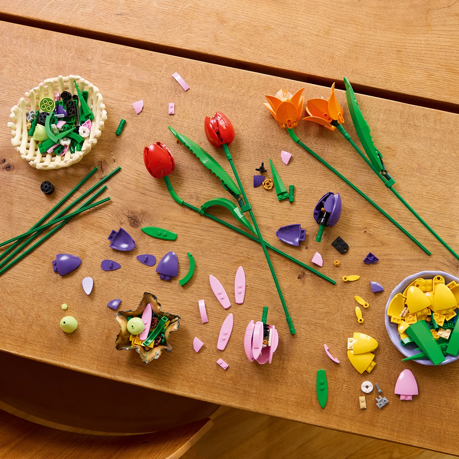 LEGO® Botanicals Tulip Bouquet - Image 6