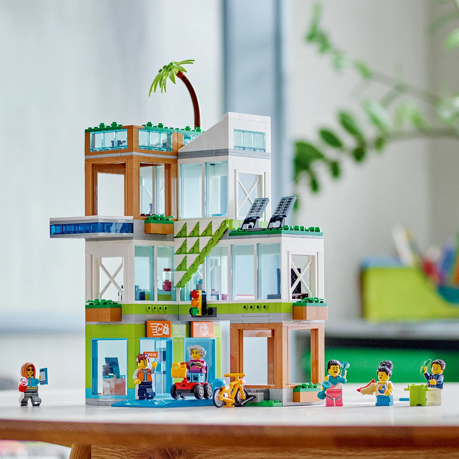 LEGO® City Apartment Building - Image 5