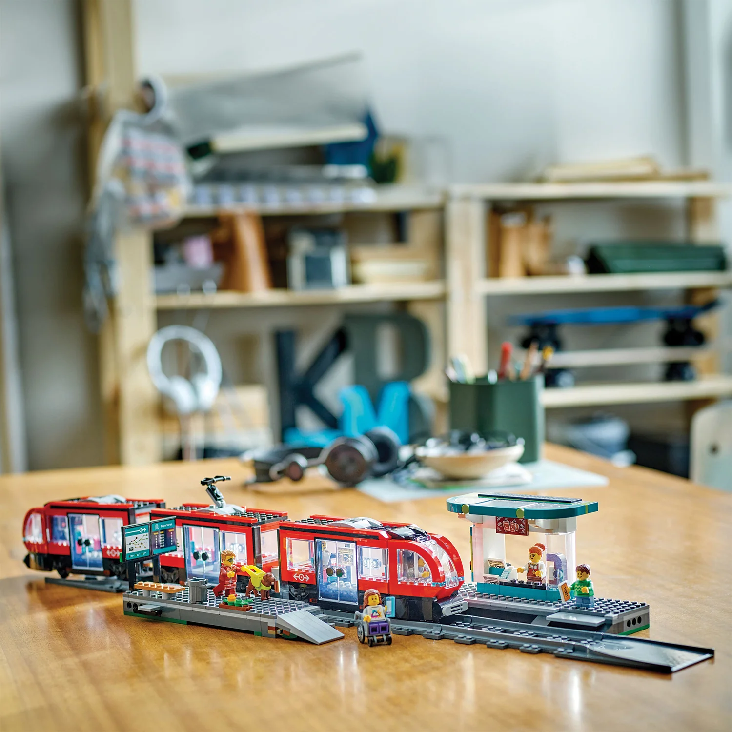 LEGO® City Downtown Tram and Station - Image 3