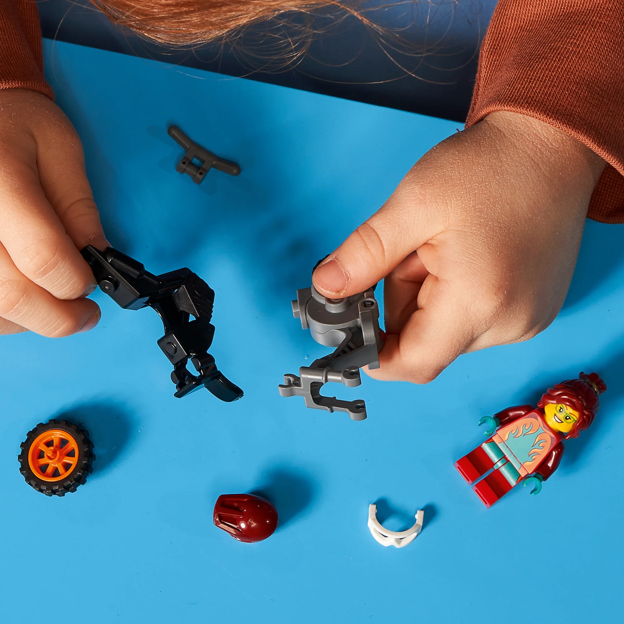 LEGO® City Fire Stunt Bike - Image 4