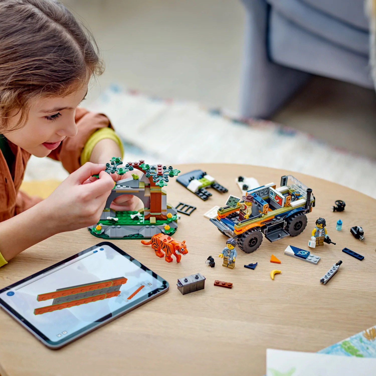 LEGO® City Jungle Explorer Off-Road Truck - Image 3