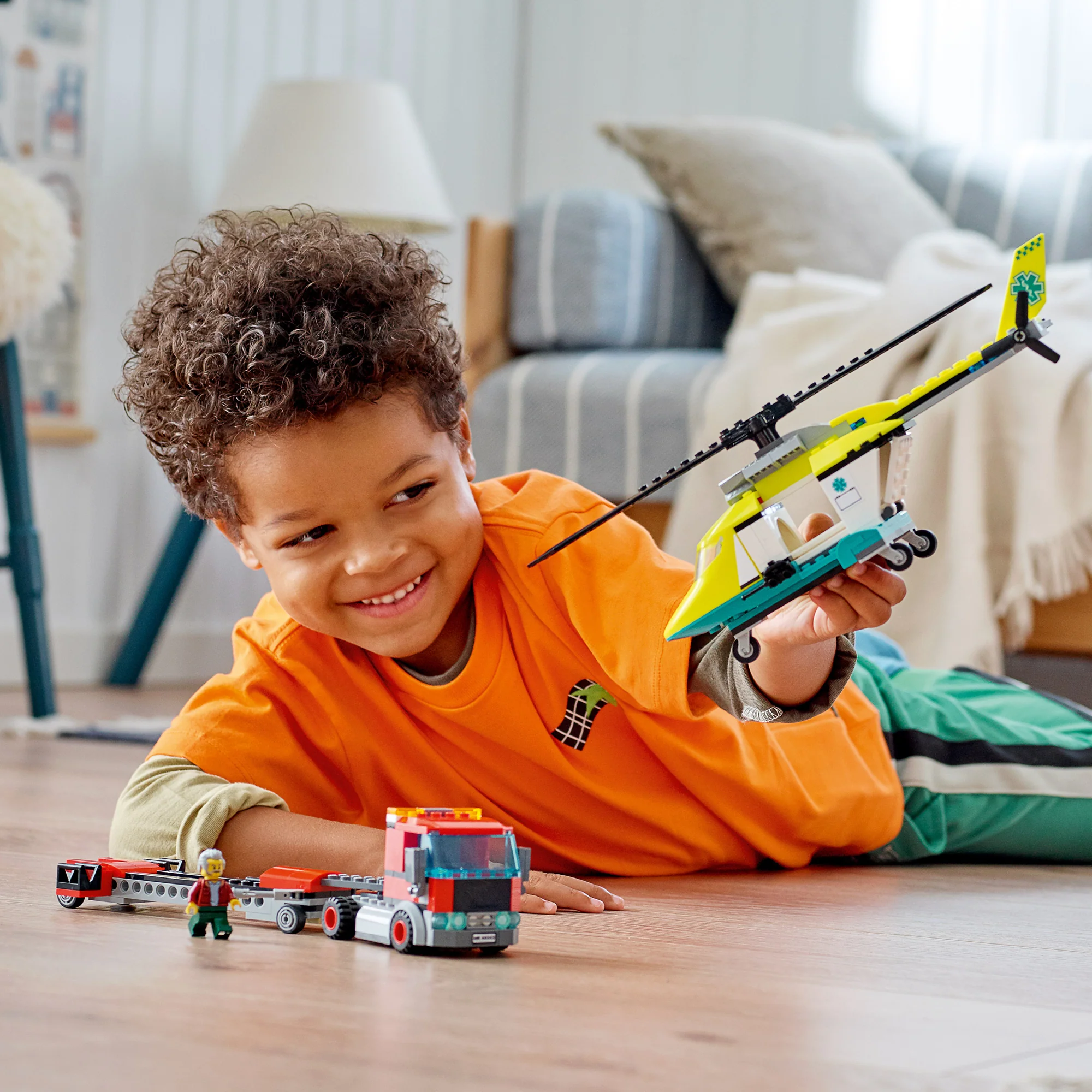 LEGO® City Rescue Helicopter Transport - Image 4
