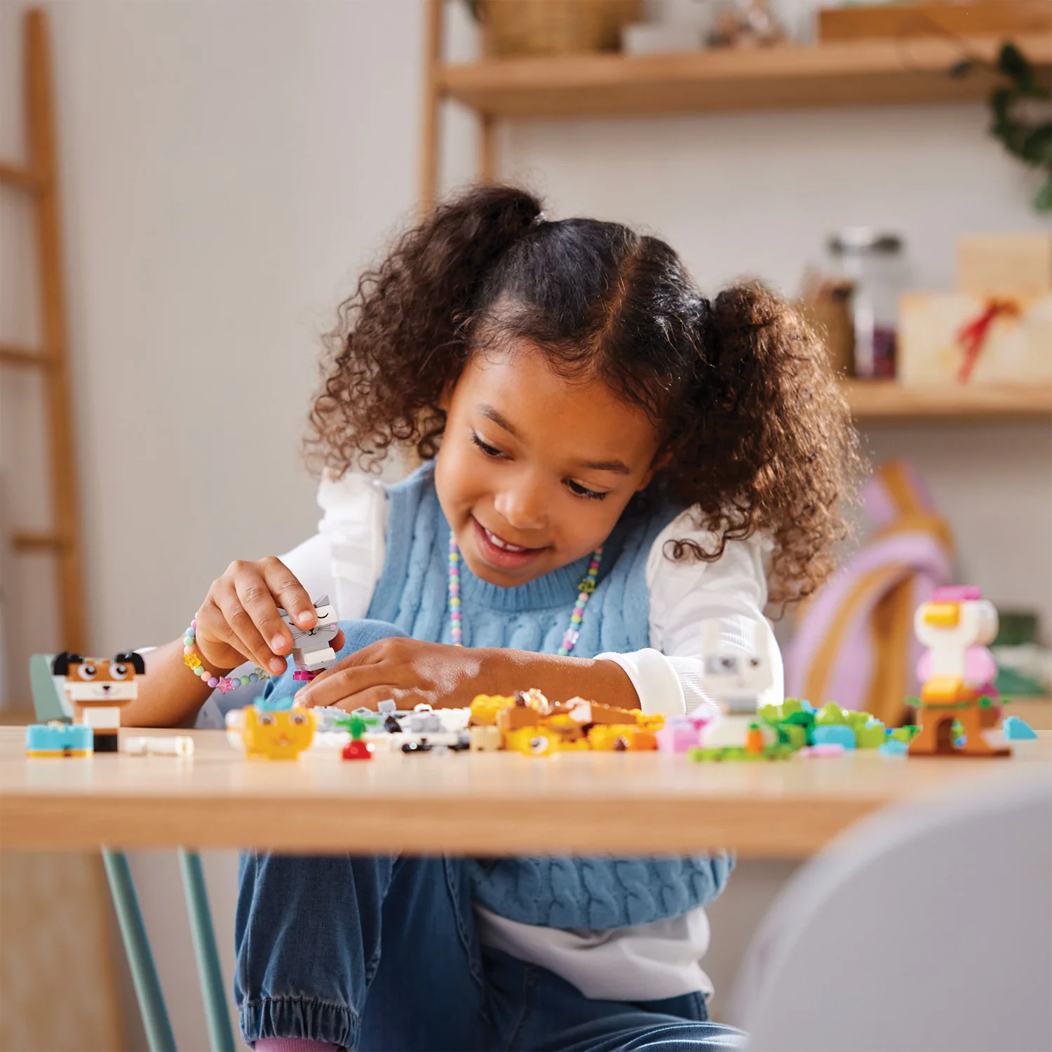 LEGO® Classic Creative Pets - Image 3