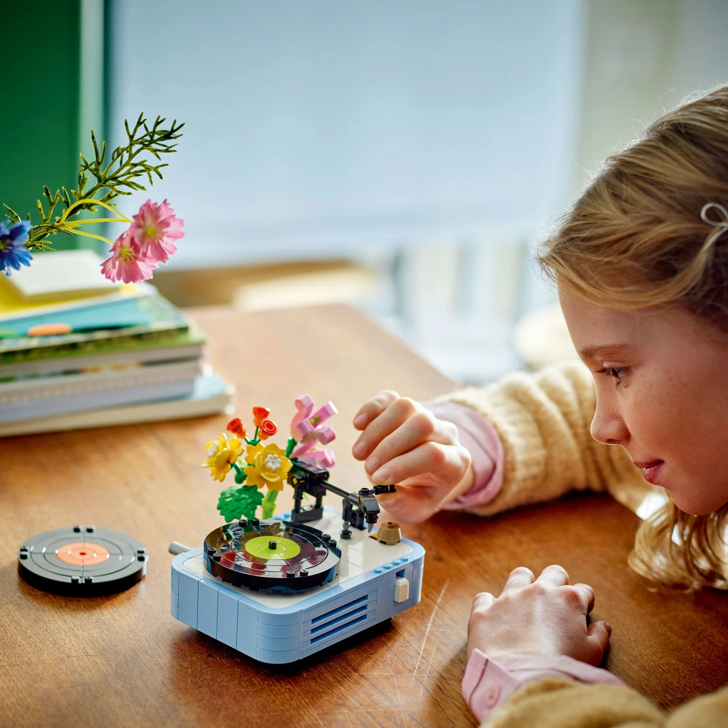 LEGO® Creator 3-in-1 Record Player with Flowers - Image 9