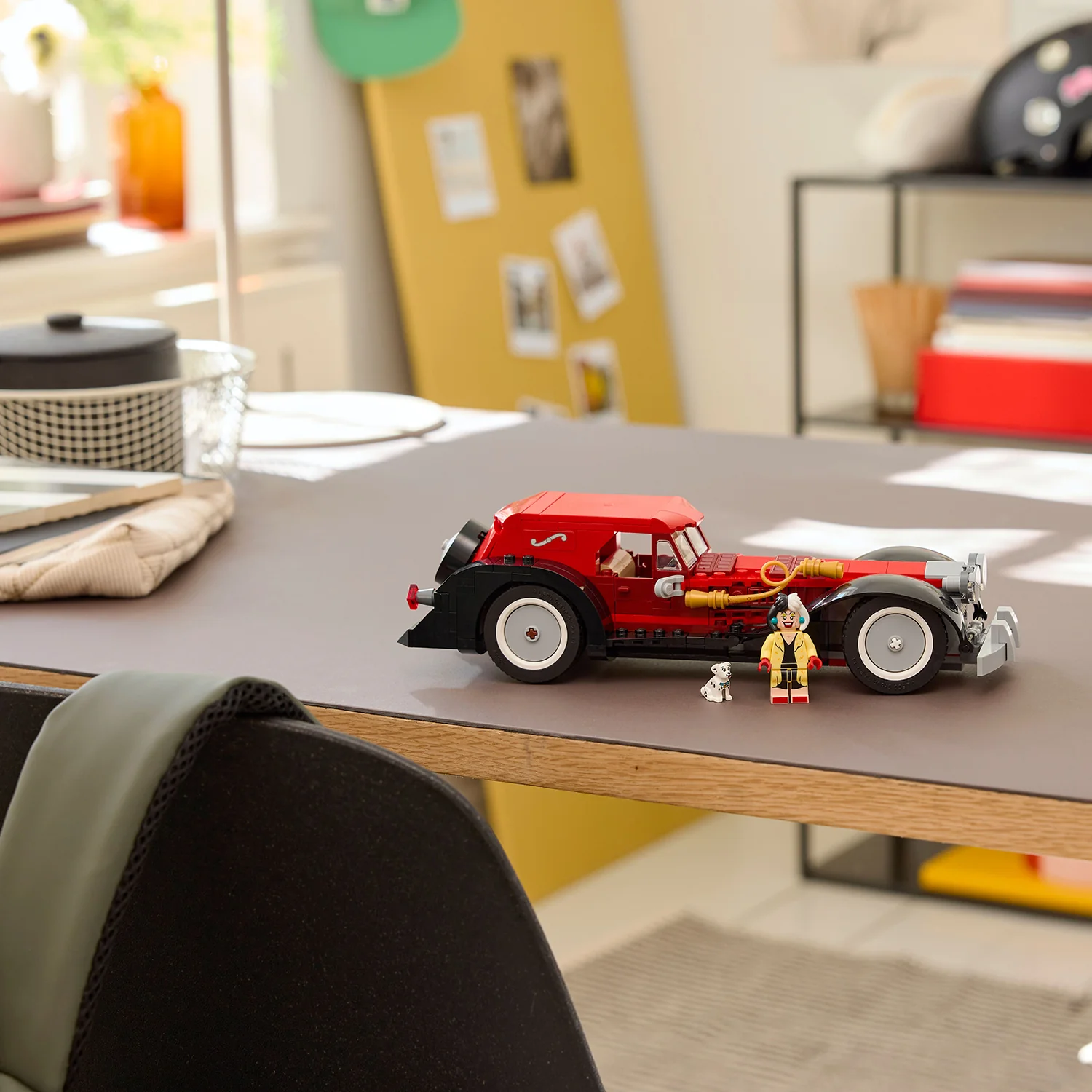 LEGO® | Disney Cruella De Vil’s Car - Image 5