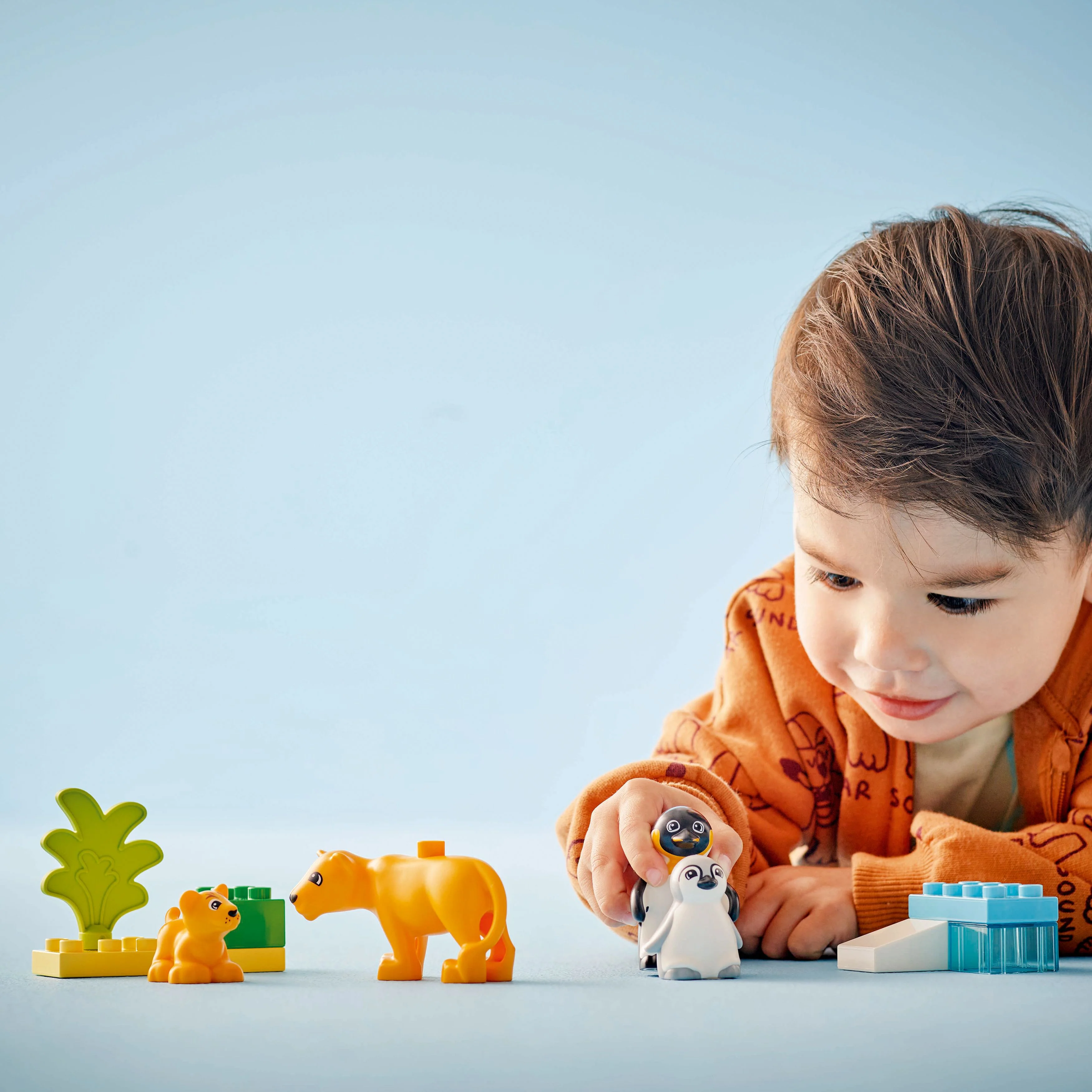 LEGO® DUPLO™ Wild Animal Families: Penguins & Lions - Image 4