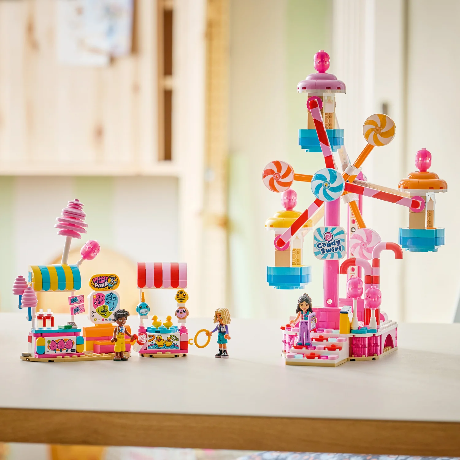 LEGO® Friends Candy & Cupcake Ferris Wheel - Image 5