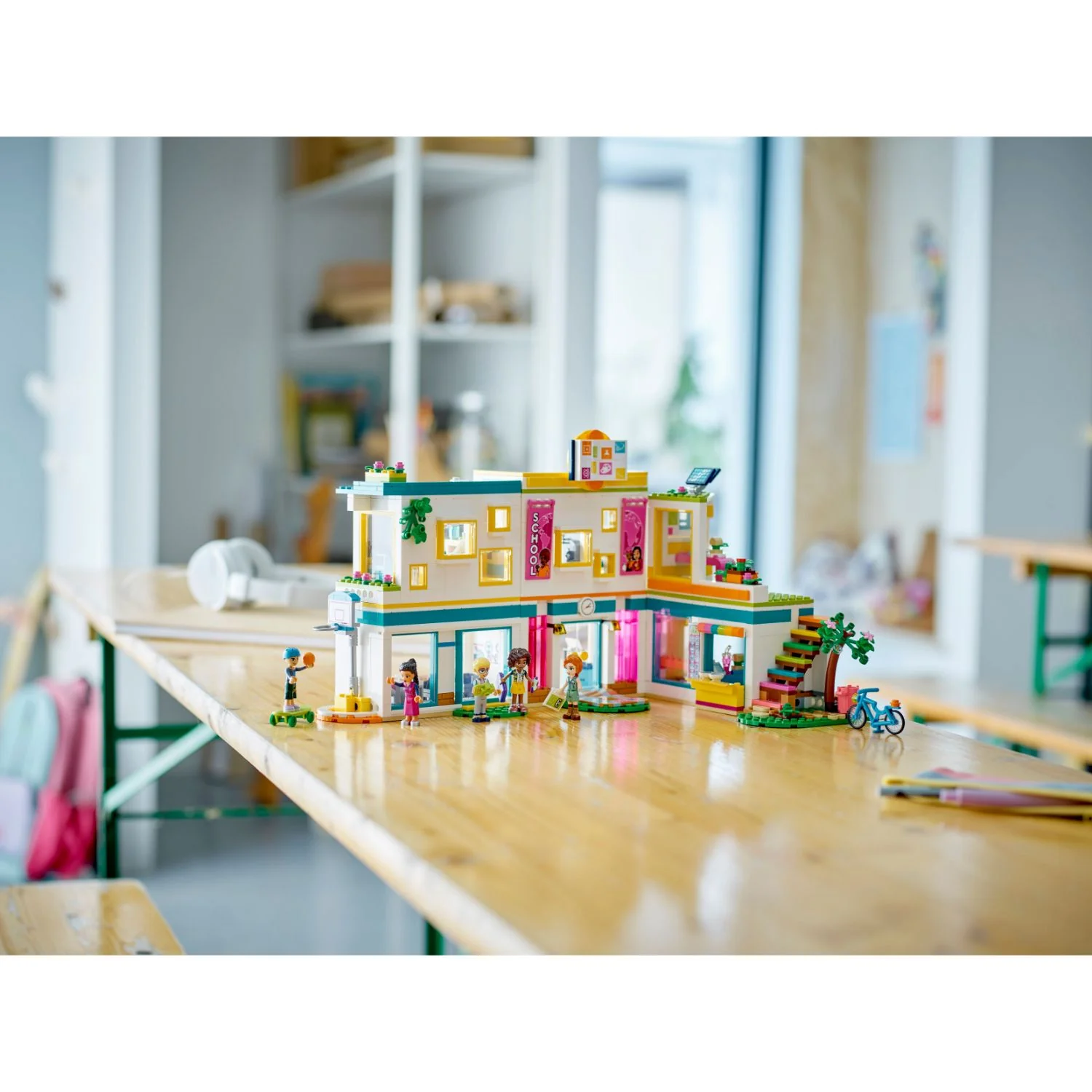 LEGO® Friends™ Heartlake International School - Image 6