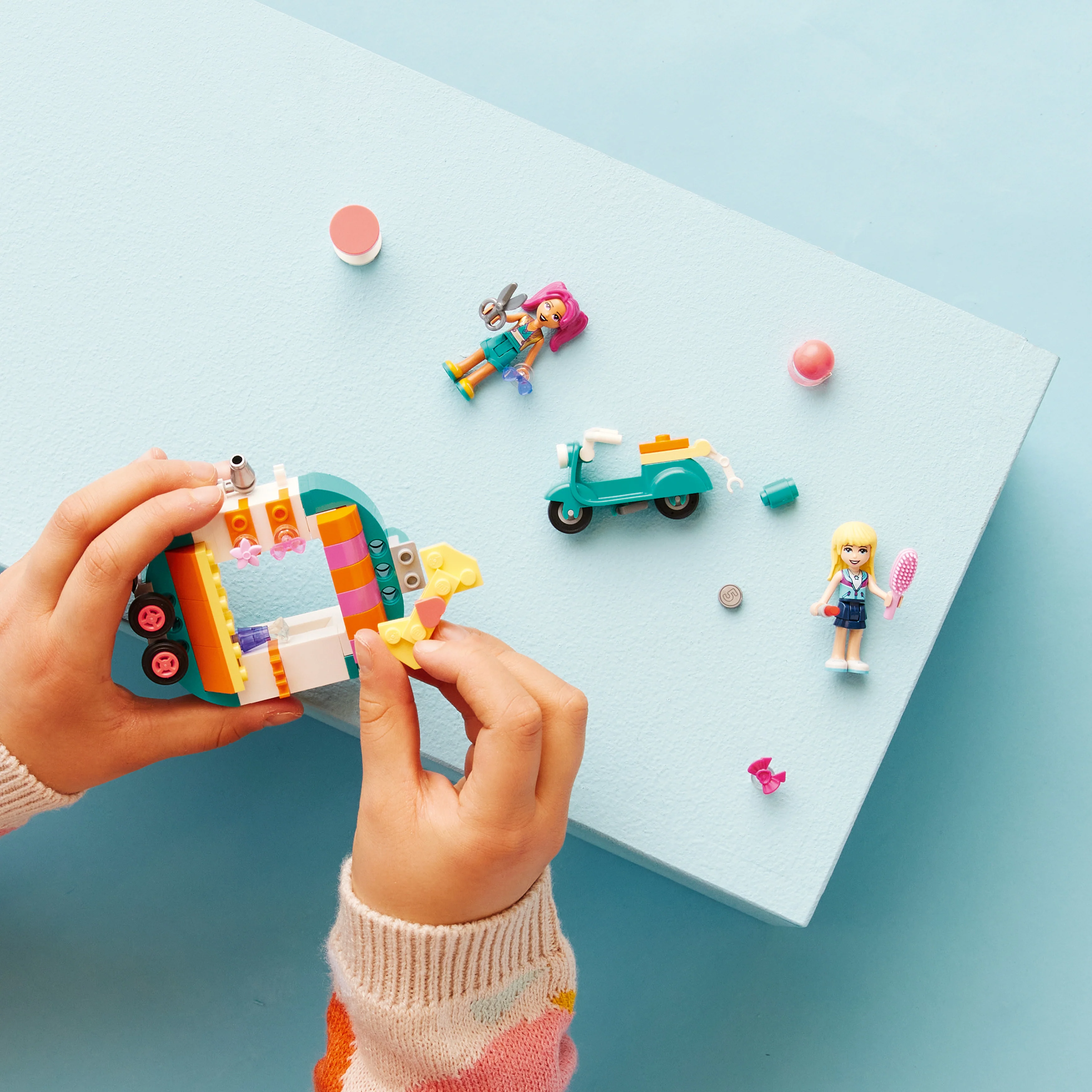 LEGO® Friends™ Mobile Fashion Boutique - Image 3