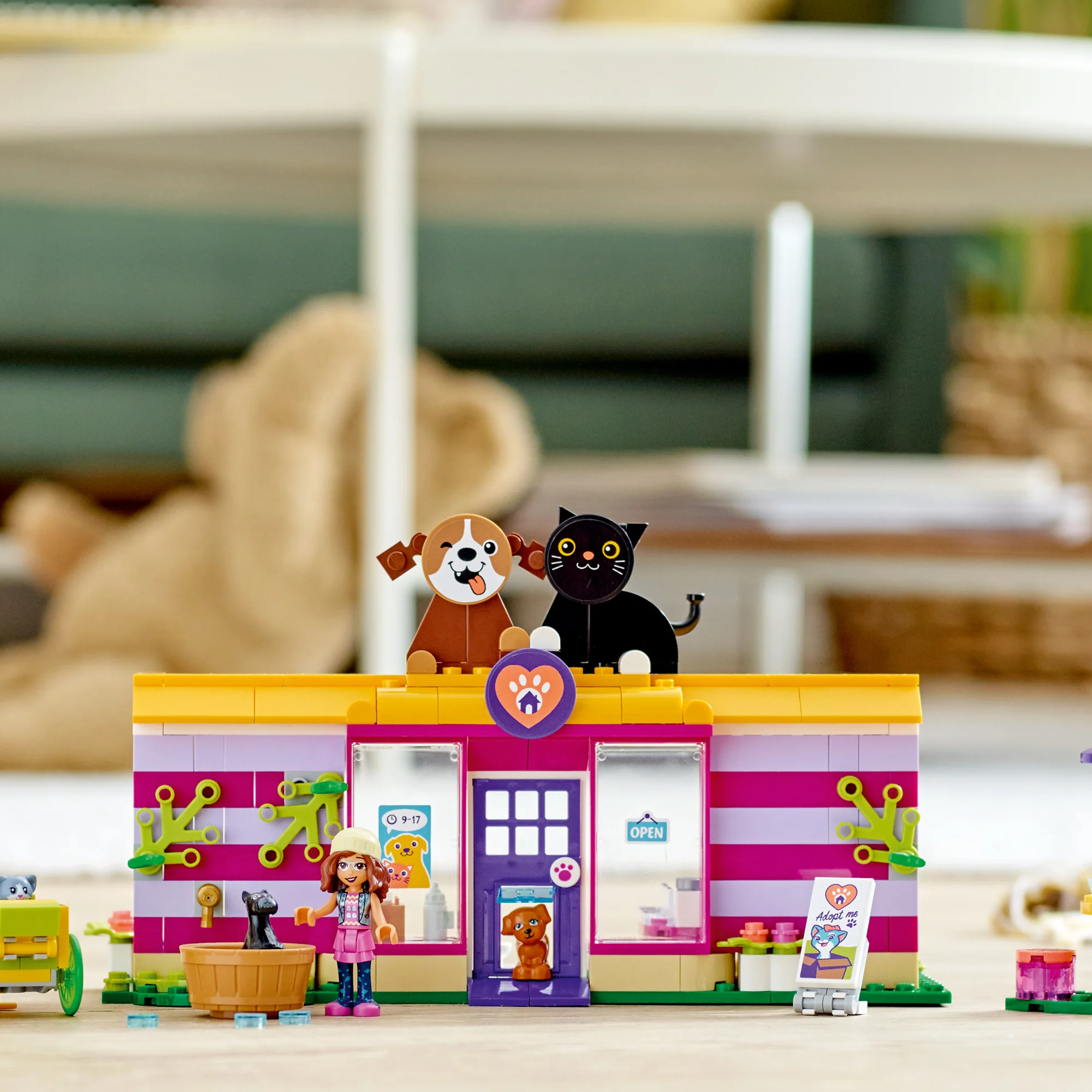 LEGO® Friends™ Pet Adoption Café - Image 6