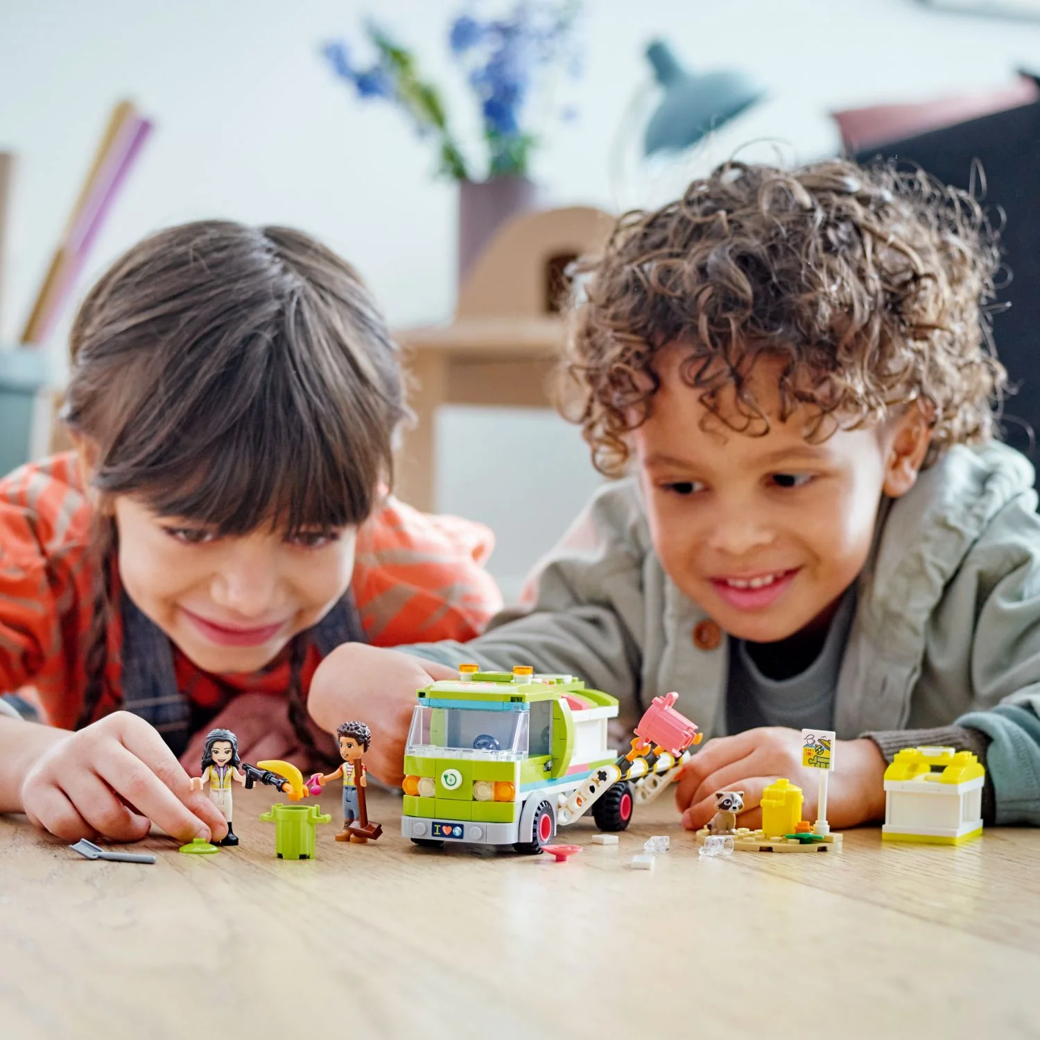 LEGO® Friends™ Recycling Truck - Image 3