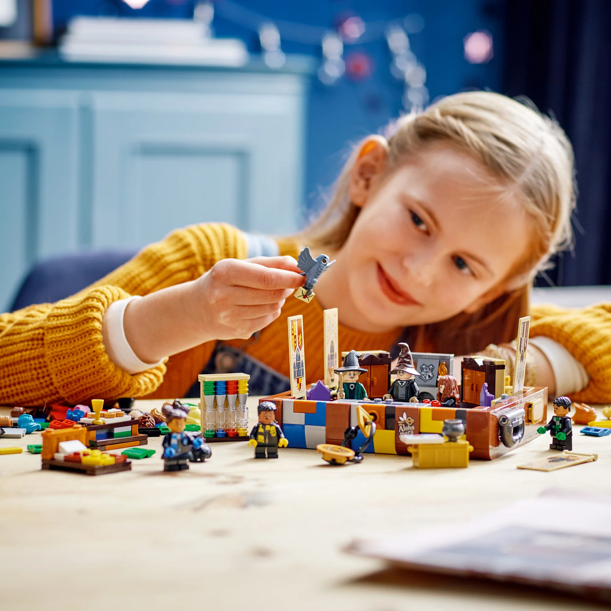 LEGO® Harry Potter™ Hogwarts™ Magical Trunk - Image 5