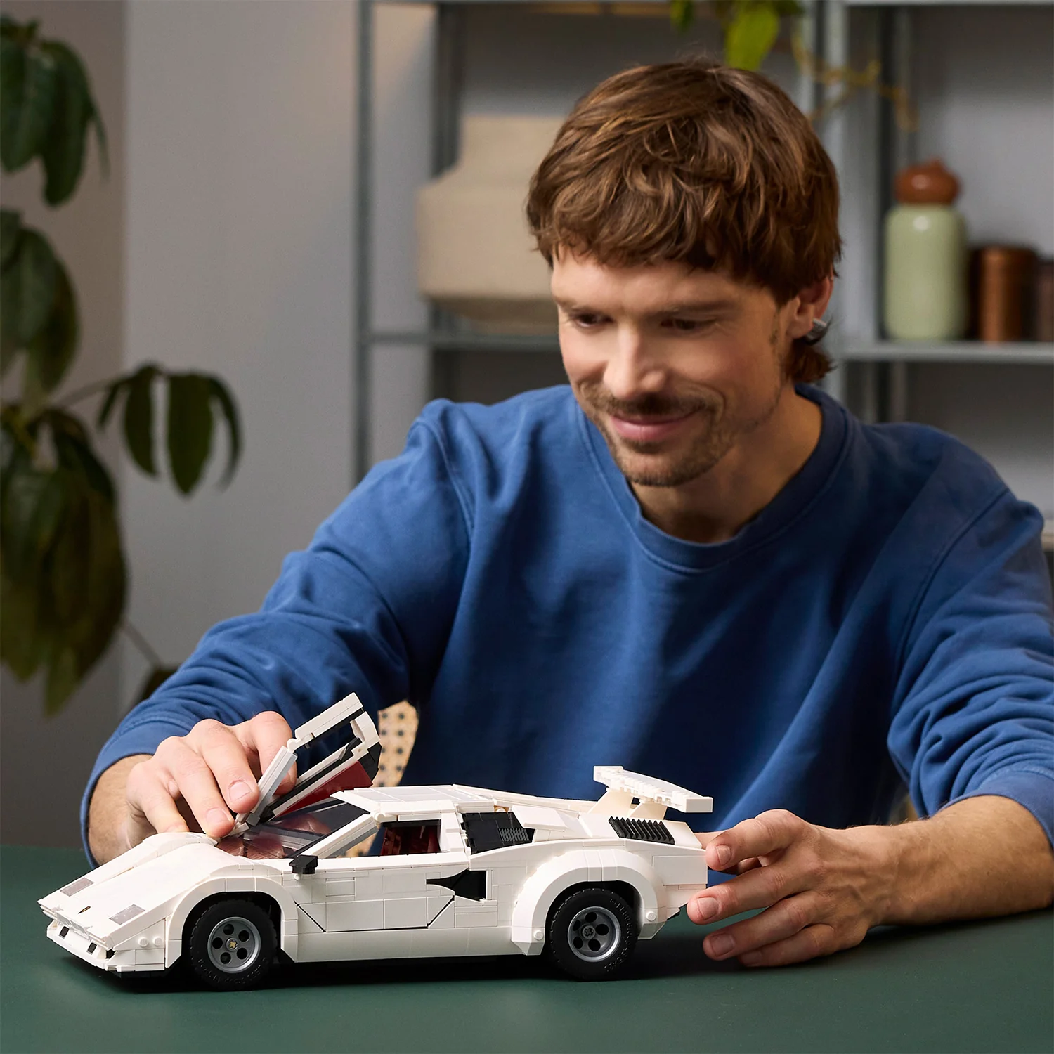 LEGO® Icons Lamborghini Countach 5000 Quattrovalvole - Image 3