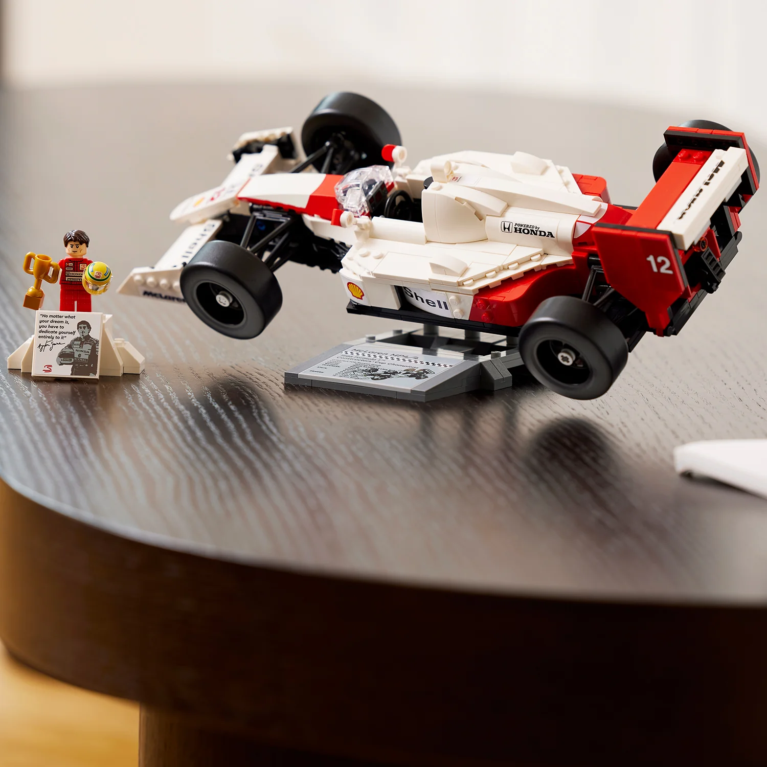 LEGO® Icons McLaren MP4/4 & Ayrton Senna - Image 7