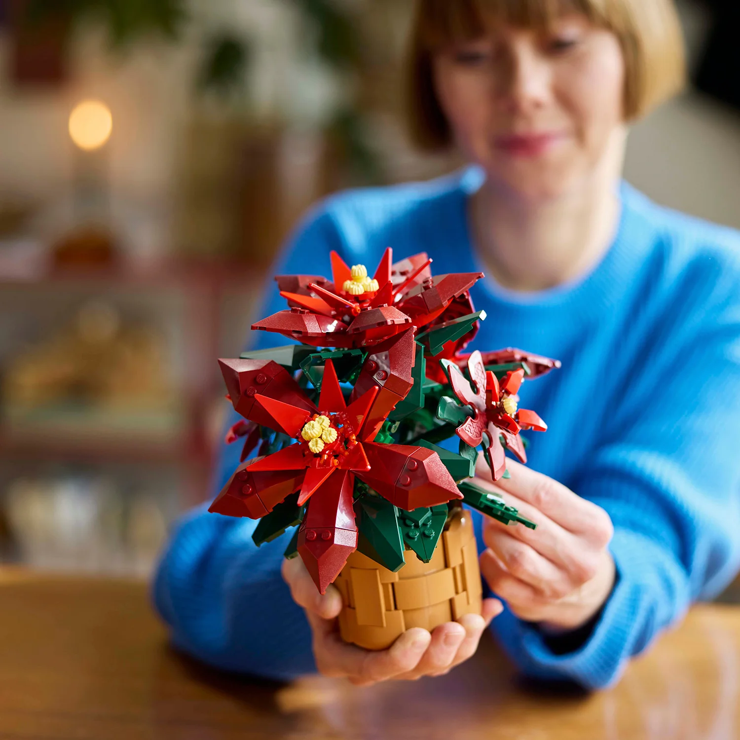 LEGO® Icons Poinsettia - Image 7