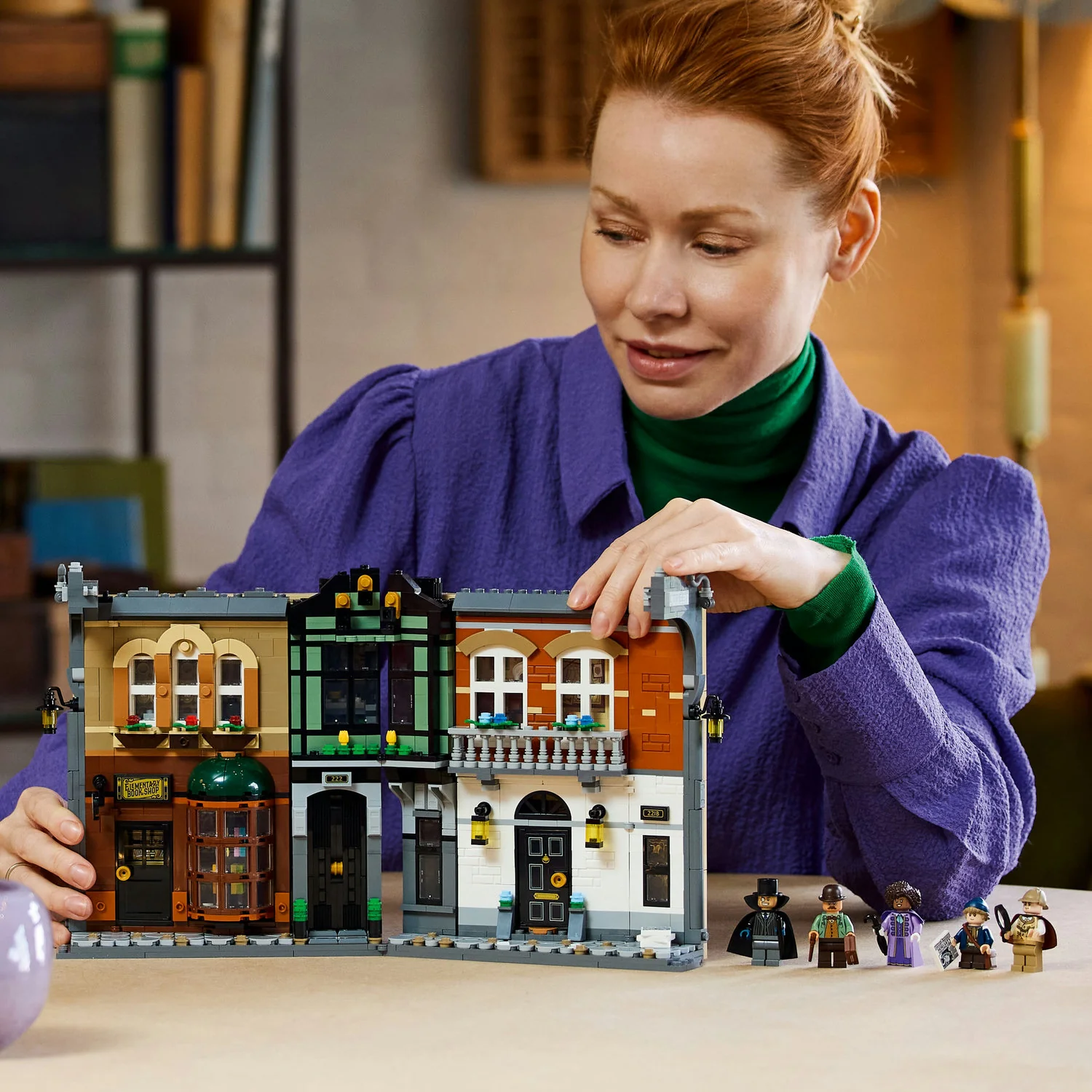 LEGO® Icons Sherlock Holmes: Book Nook - Image 5