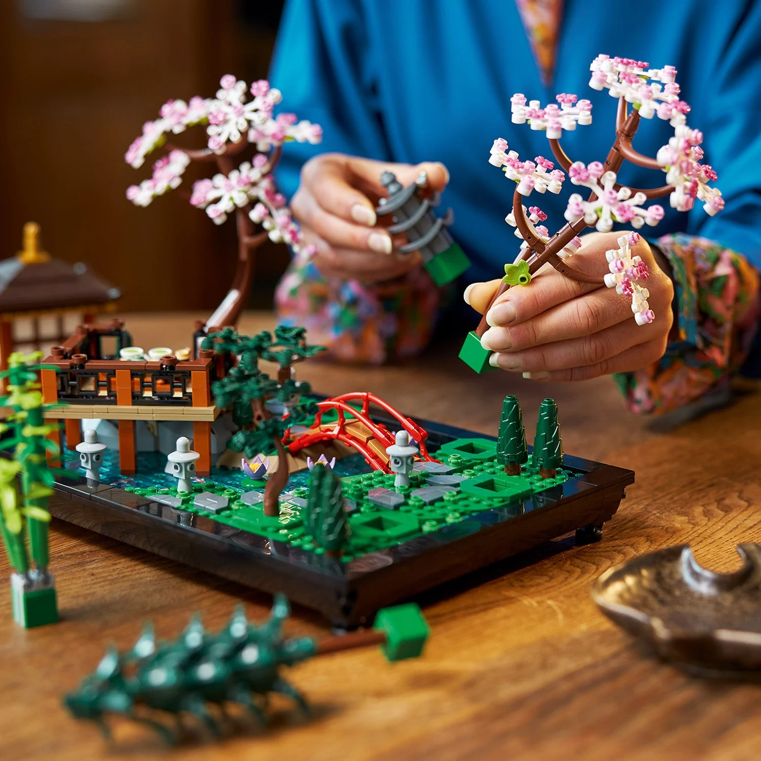 LEGO® Icons Tranquil Garden - Image 4