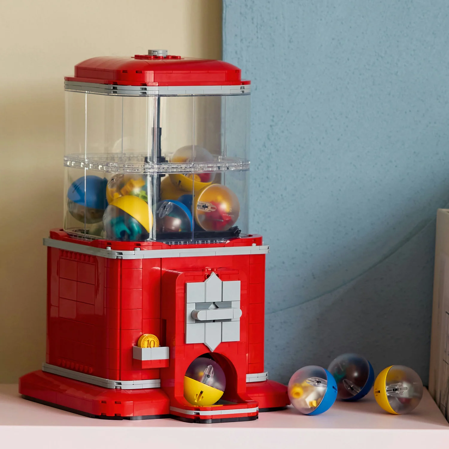 LEGO® Ideas Minifigure Vending Machine - Image 6