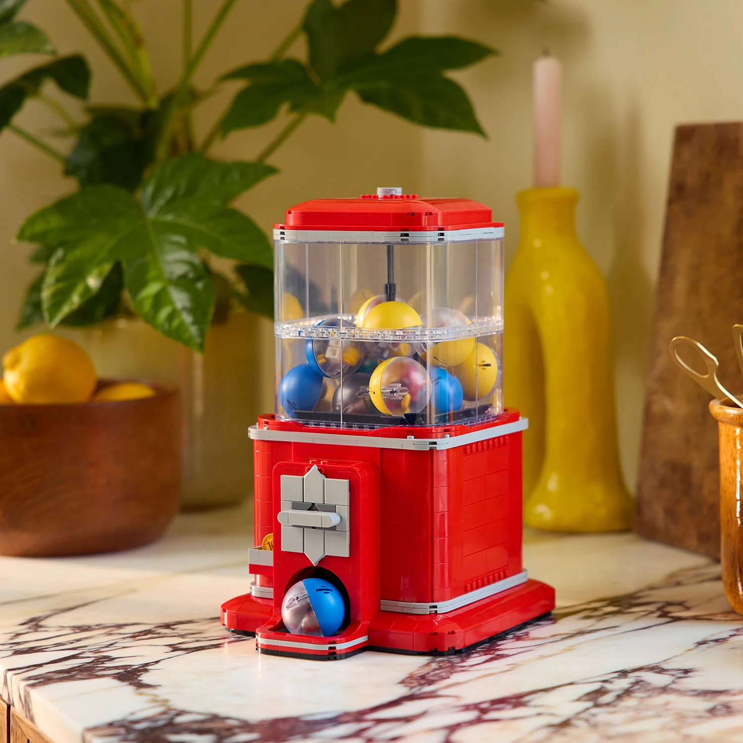 LEGO® Ideas Minifigure Vending Machine - Image 8