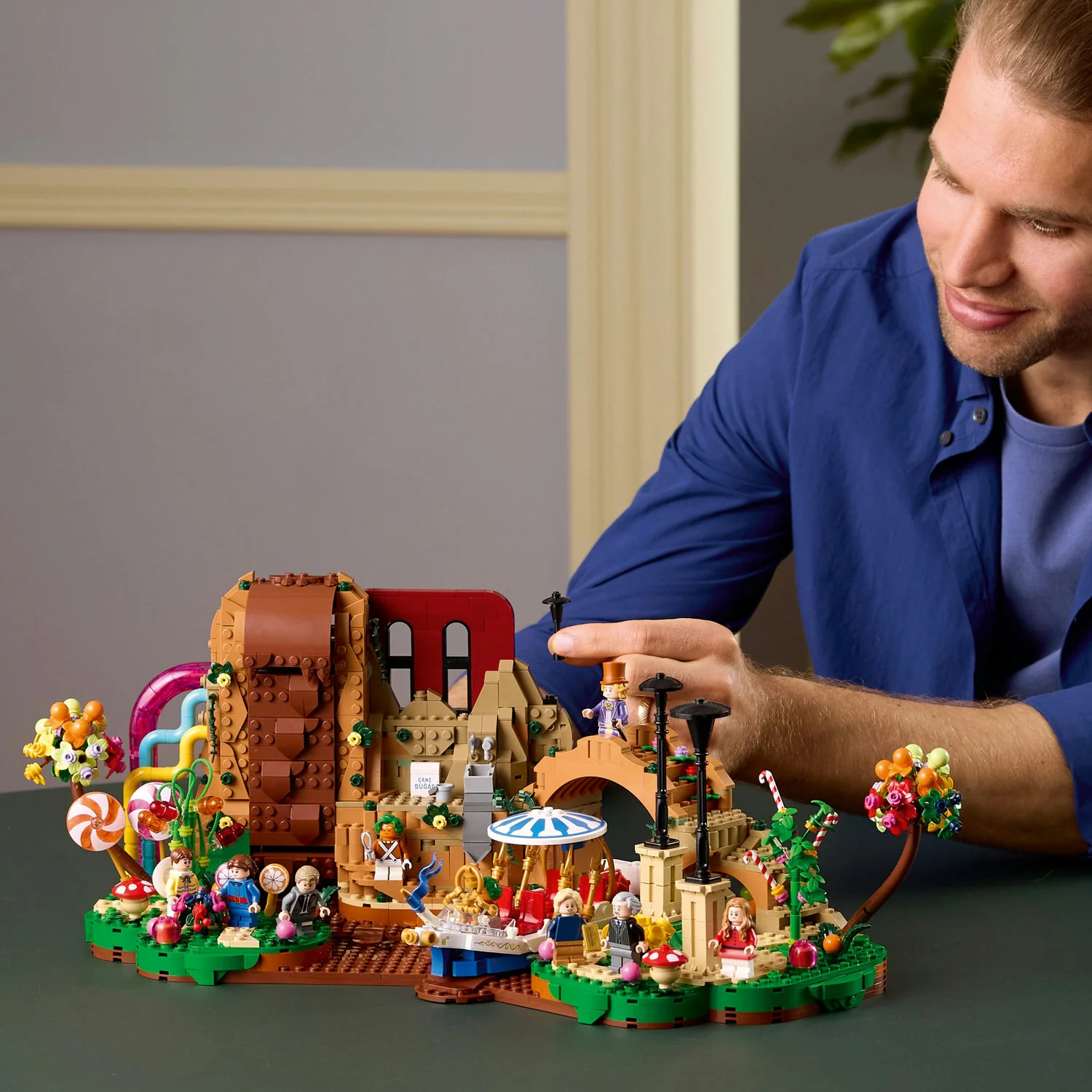 LEGO® Ideas Willy Wonka & the Chocolate Factory - Image 3
