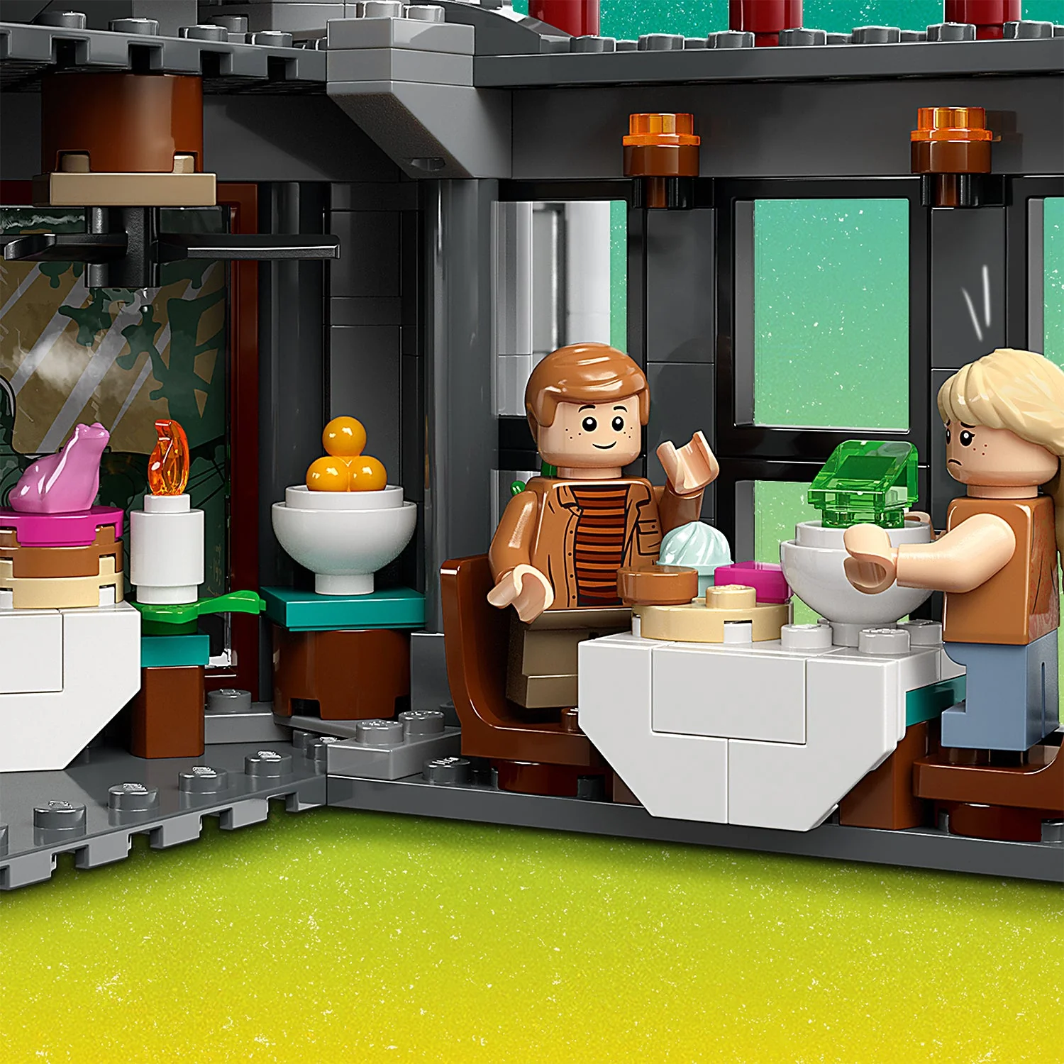LEGO® Jurassic Park Visitor Center: T. rex & Raptor Attack - Image 8