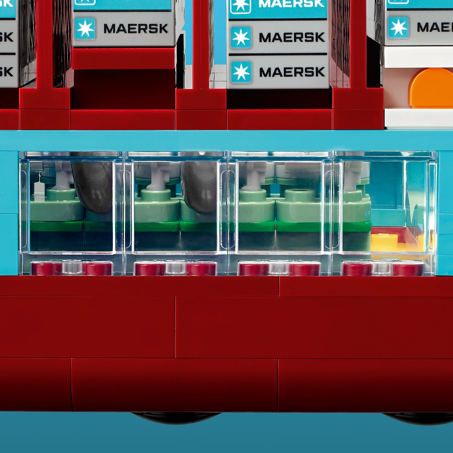LEGO® Maersk Dual-Fuel Container Vessel - Image 6