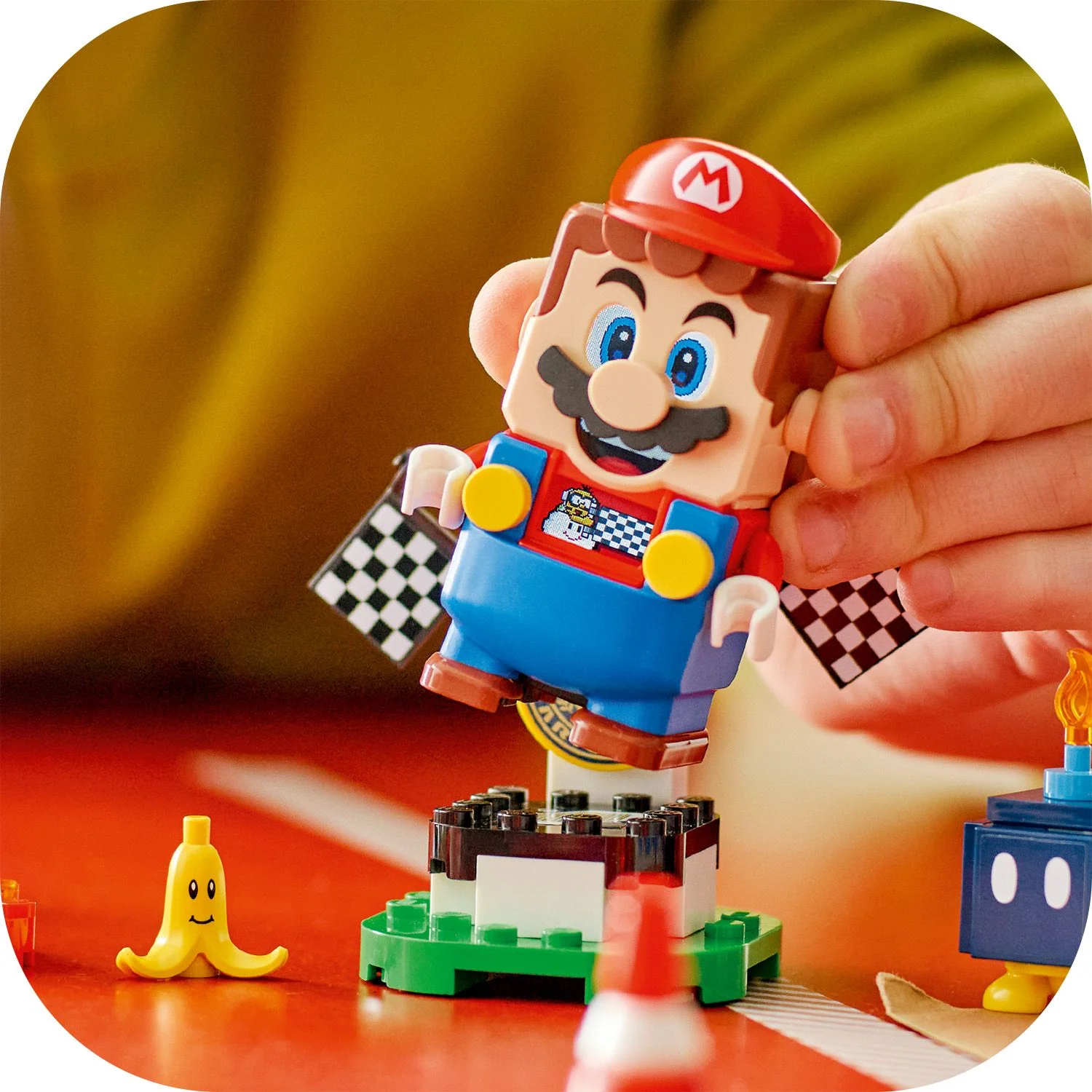 LEGO® Super Mario™: Mario Kart™ – Interactive LEGO® Mario™ & Standard Kart - Image 11