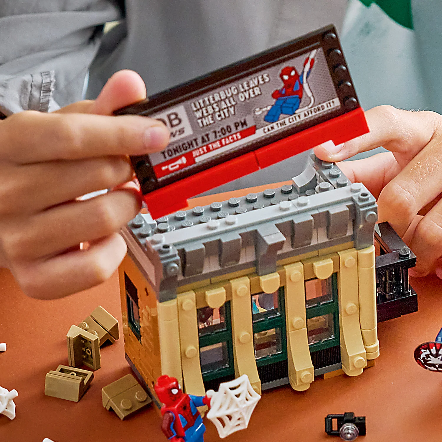 LEGO® | Marvel Spider-Man vs. Mysterio: The Daily Bugle - Image 10
