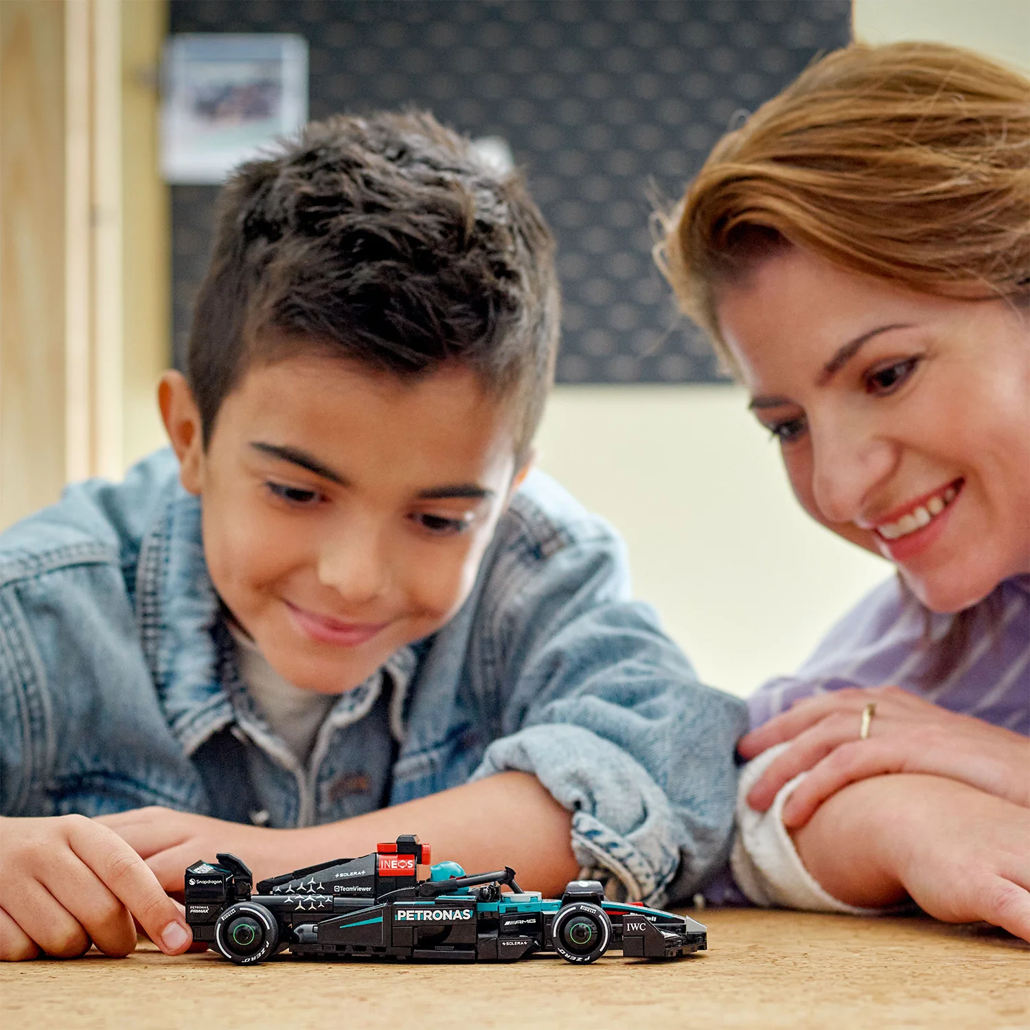 LEGO® Speed Champions Mercedes-AMG F1® W15 Race Car - Image 3