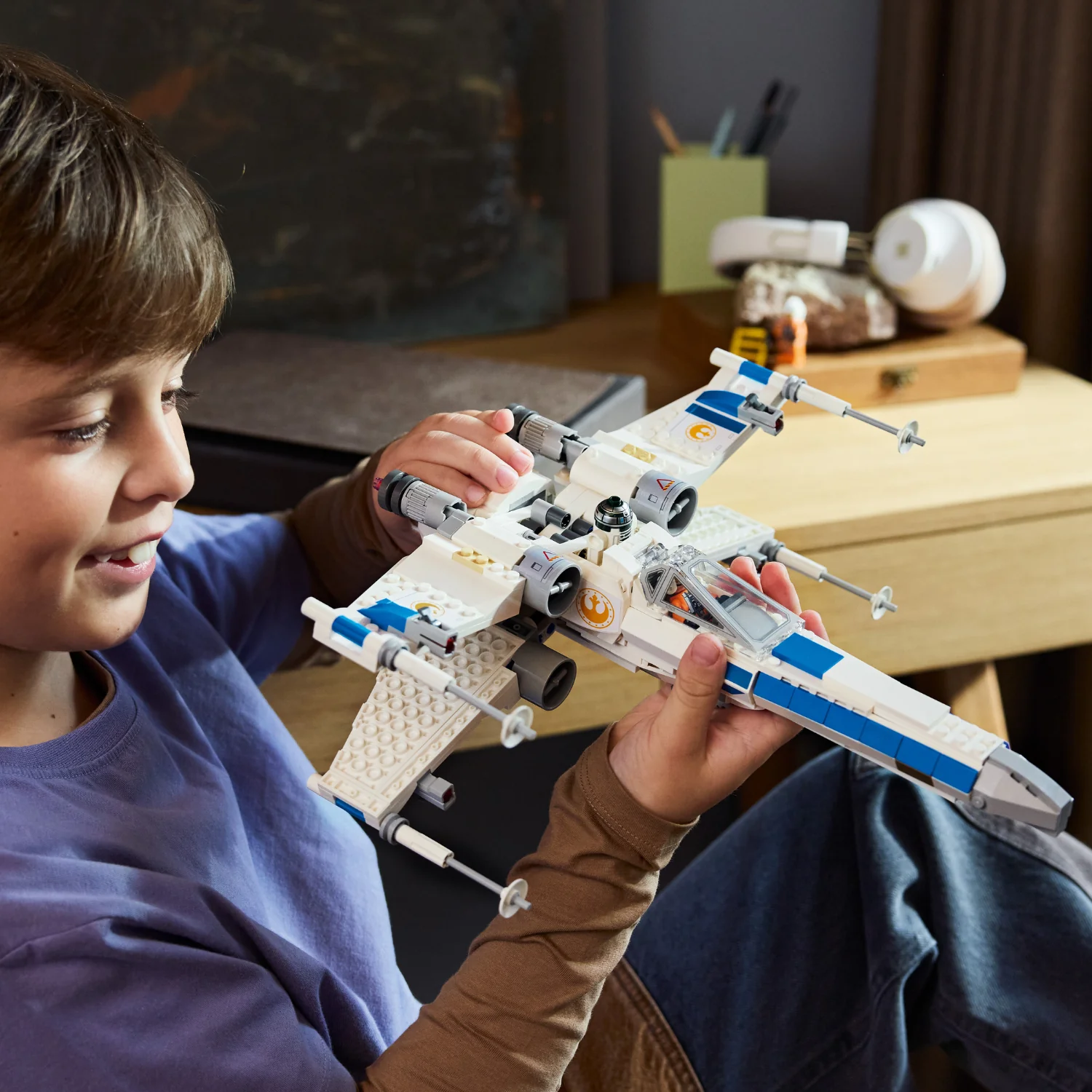 LEGO® Star Wars™ New Republic X-Wing Starfighter™ - Image 4