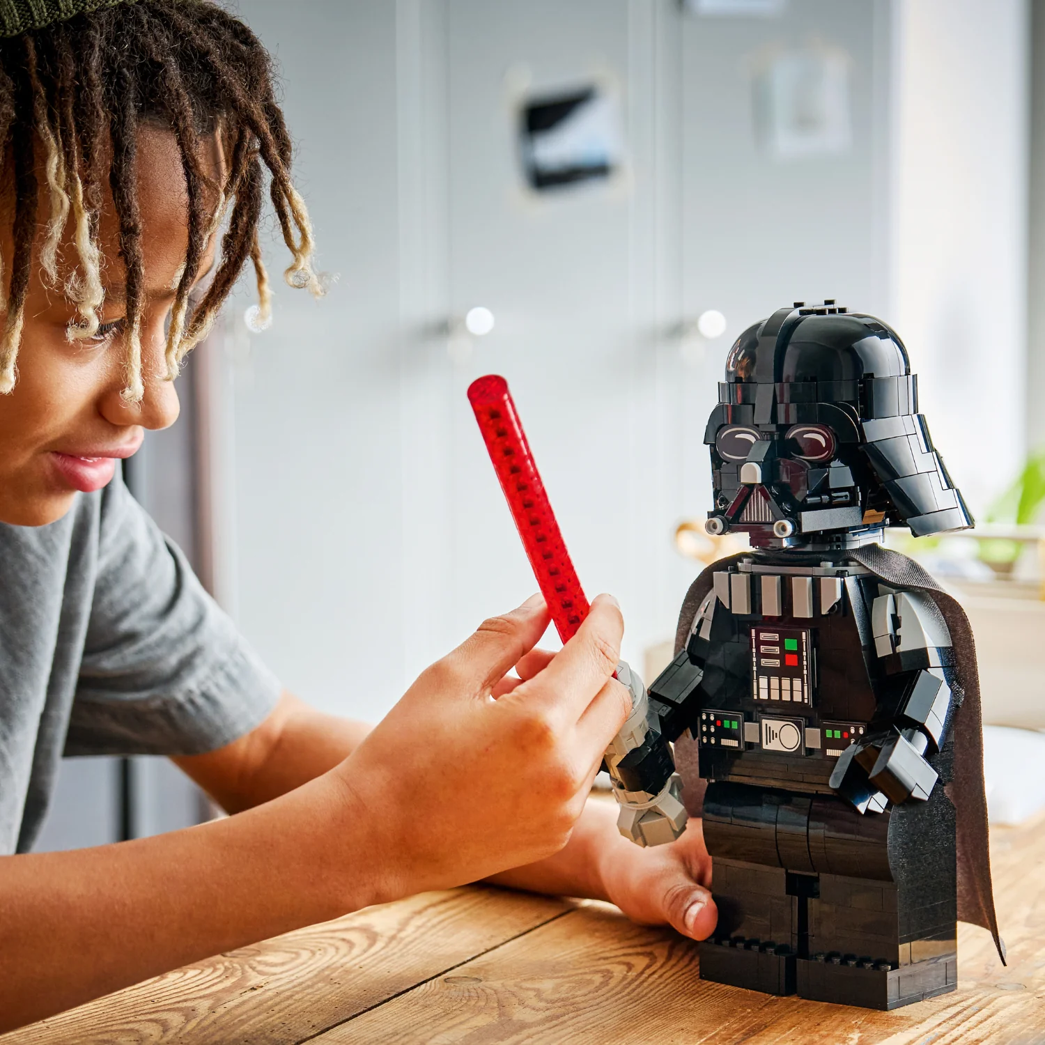 LEGO® Star Wars™ Up-Scaled Darth Vader™ Minifigure - Image 4