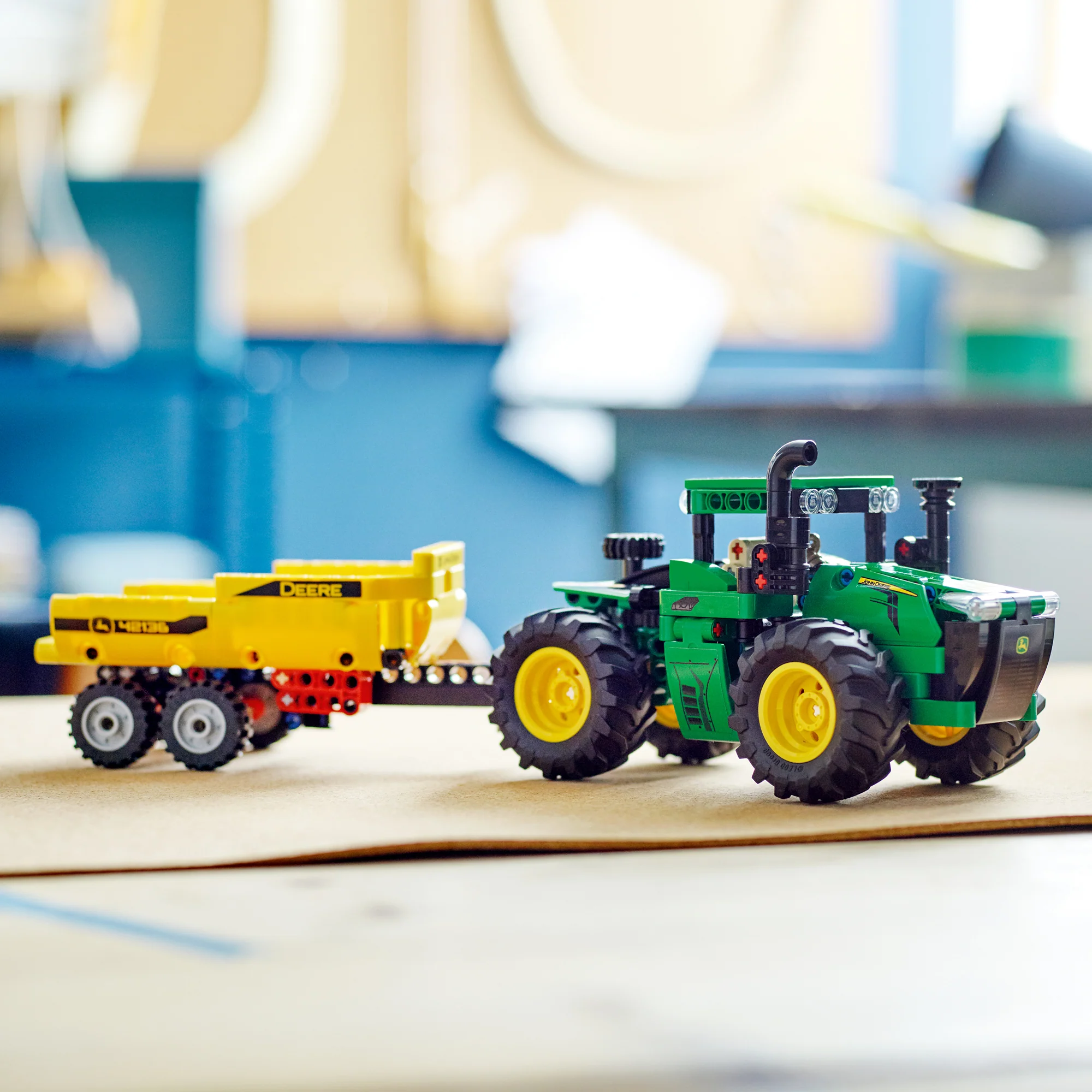 LEGO® Technic™ John Deere 9620R 4WD Tractor - Image 5