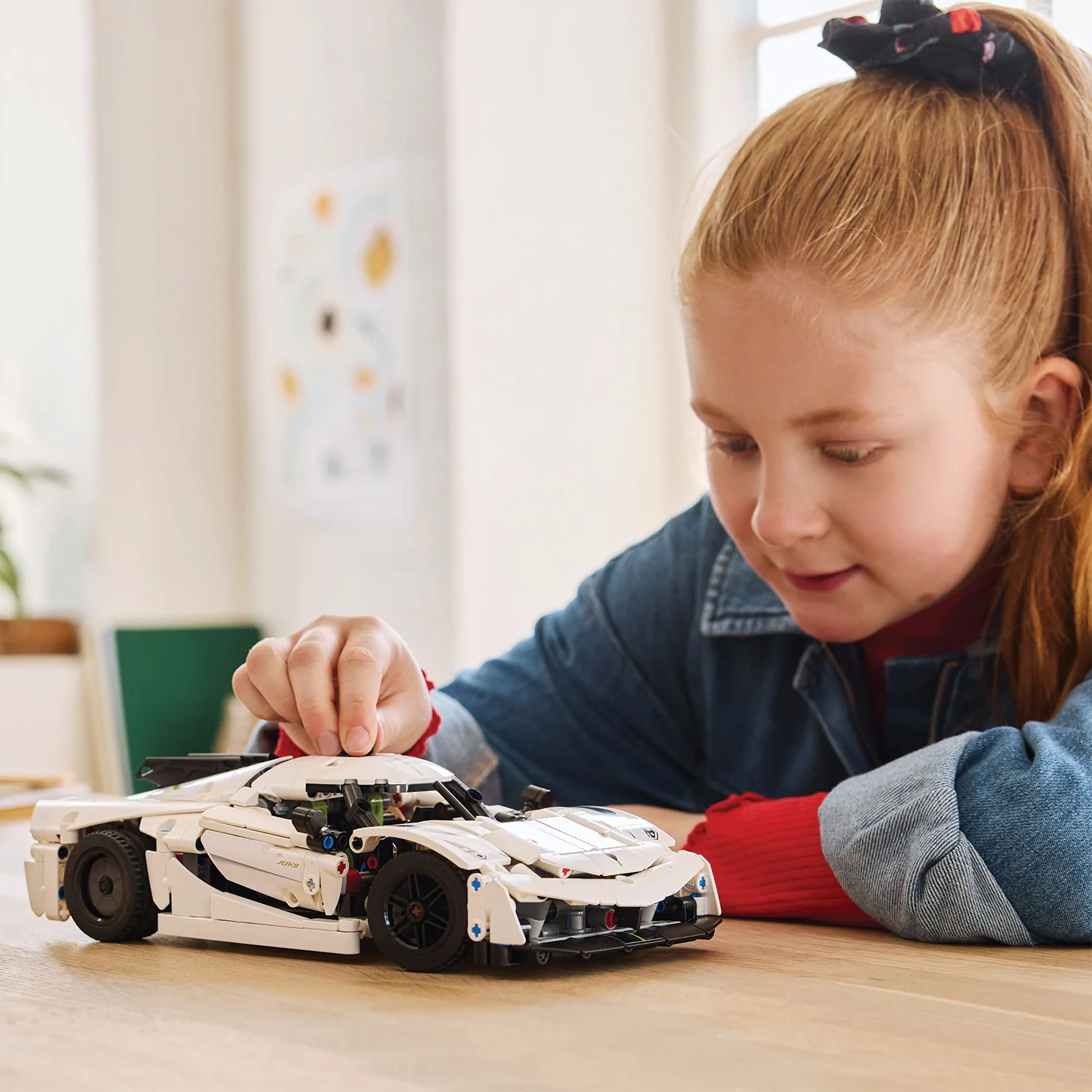 LEGO® Technic™ Koenigsegg Jesko Absolut White Hypercar - Image 3