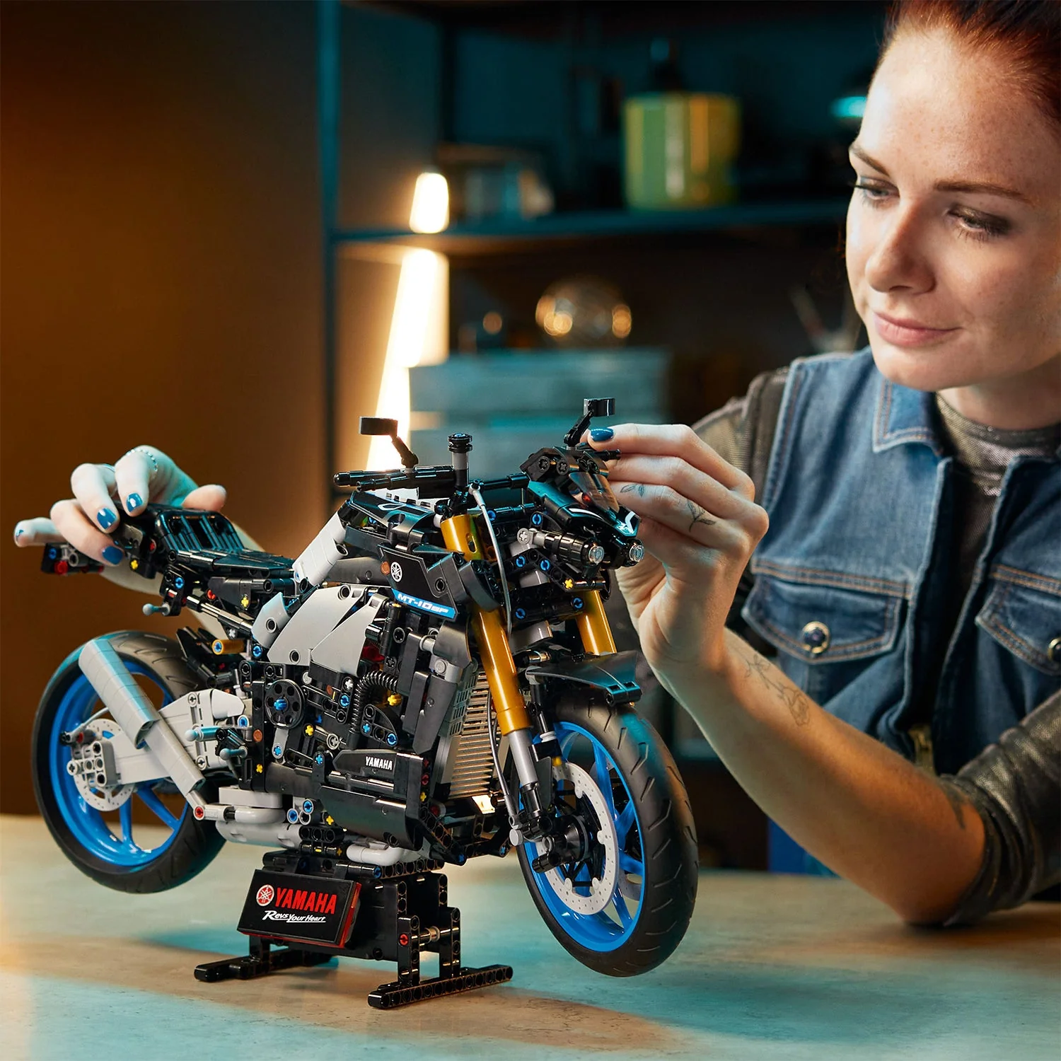 LEGO® TECHNIC™ Yamaha MT-10 SP - Image 10