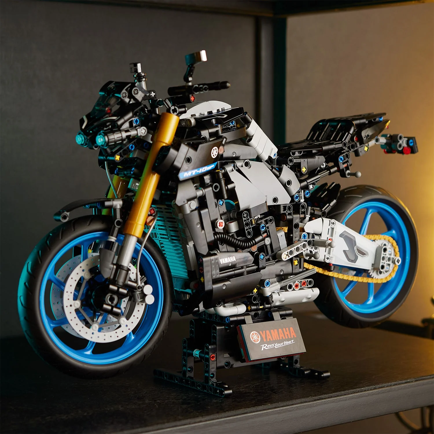 LEGO® TECHNIC™ Yamaha MT-10 SP - Image 3