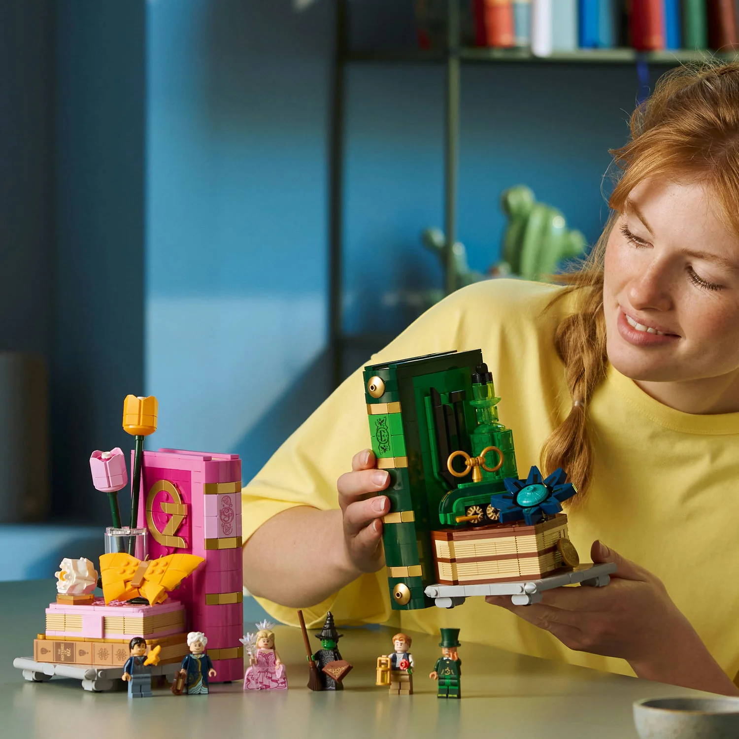 LEGO® Wicked Glinda & Elphaba Bookends - Image 3