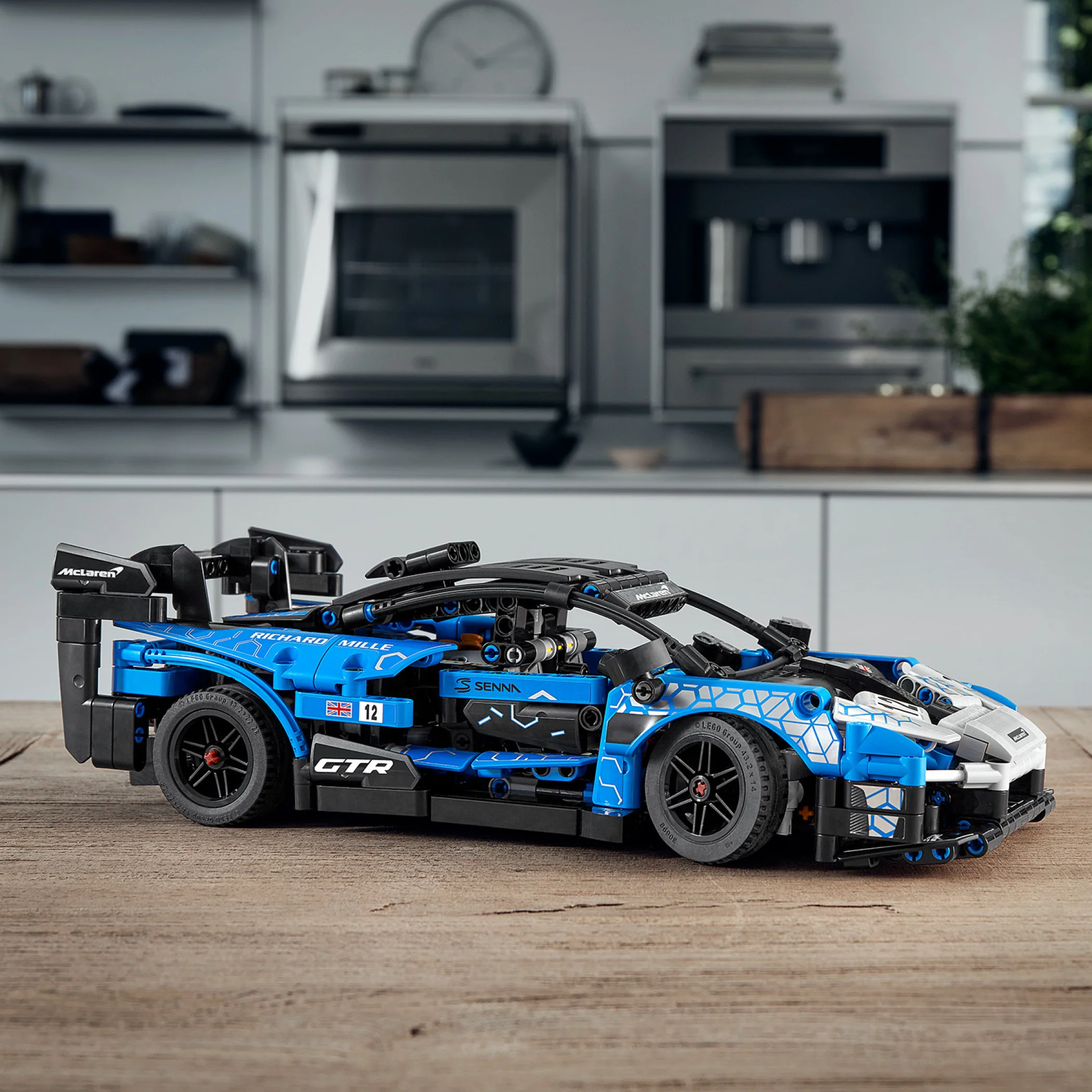 LEGO® Technic™ McLaren Senna GTR™ - Image 9