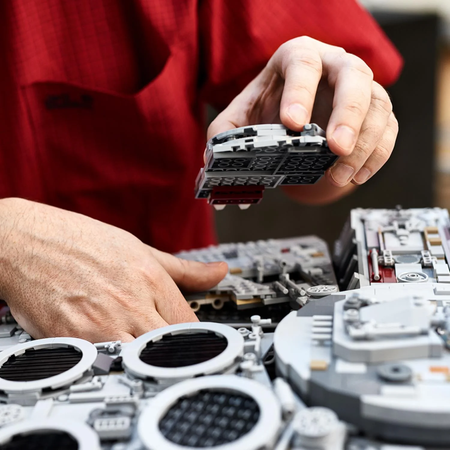 LEGO® Star Wars Millennium Falcon™ - Image 5