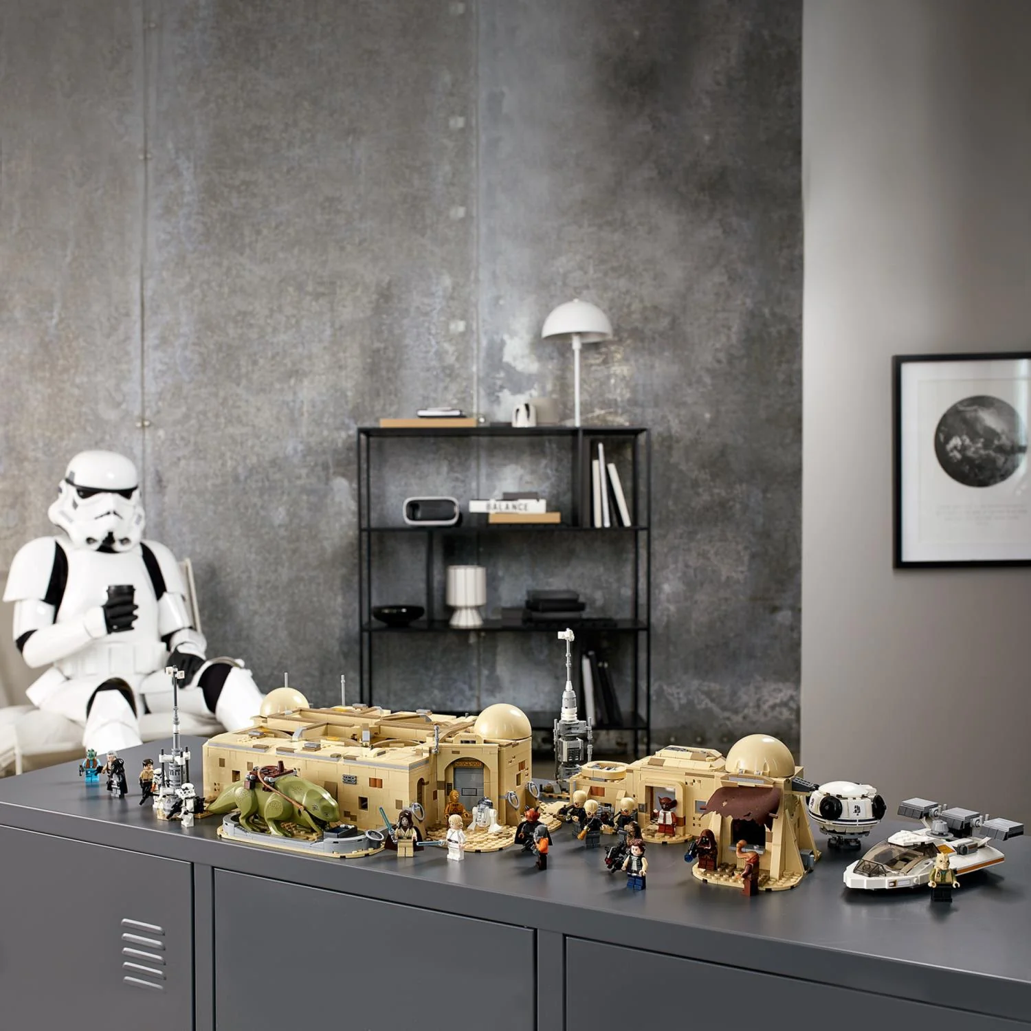 LEGO® Star Wars™ Mos Eisley Cantina™ - Image 16