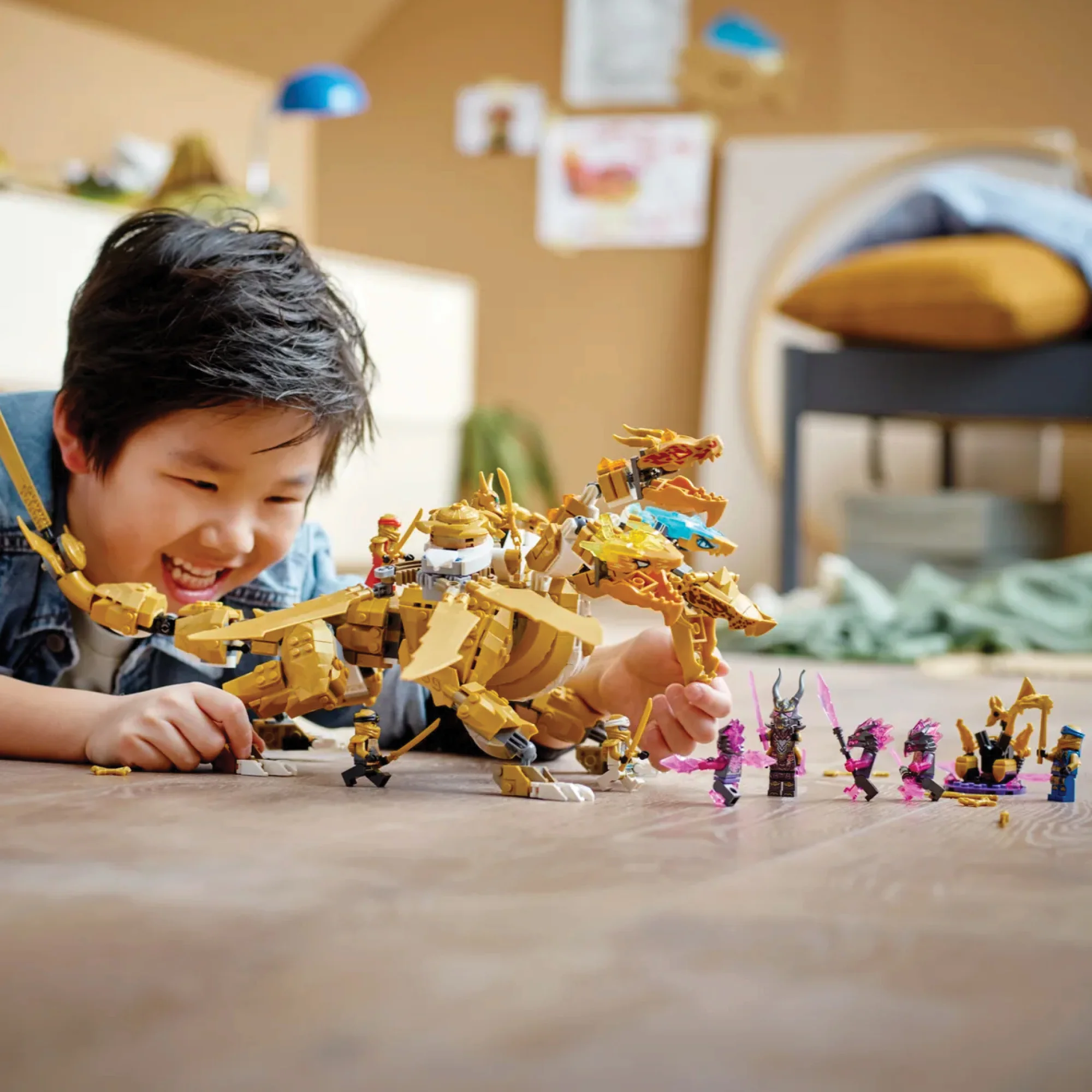 LEGO® NINJAGO® Lloyd’s Golden Ultra Dragon - Image 3